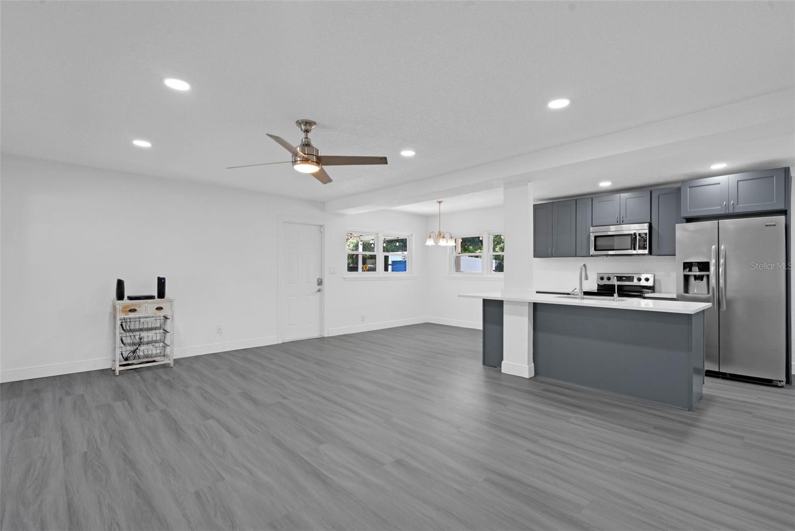 Image 19 of 68 For 807 Airport Boulevard