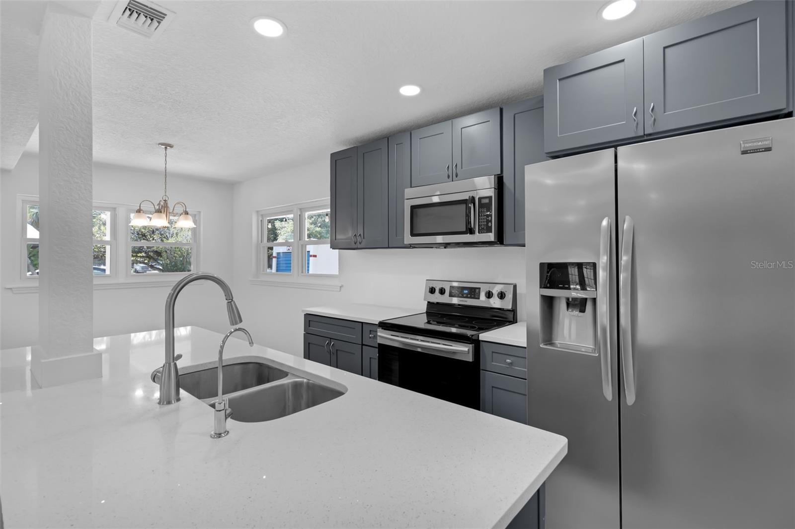 Image 23 of 68 For 807 Airport Boulevard