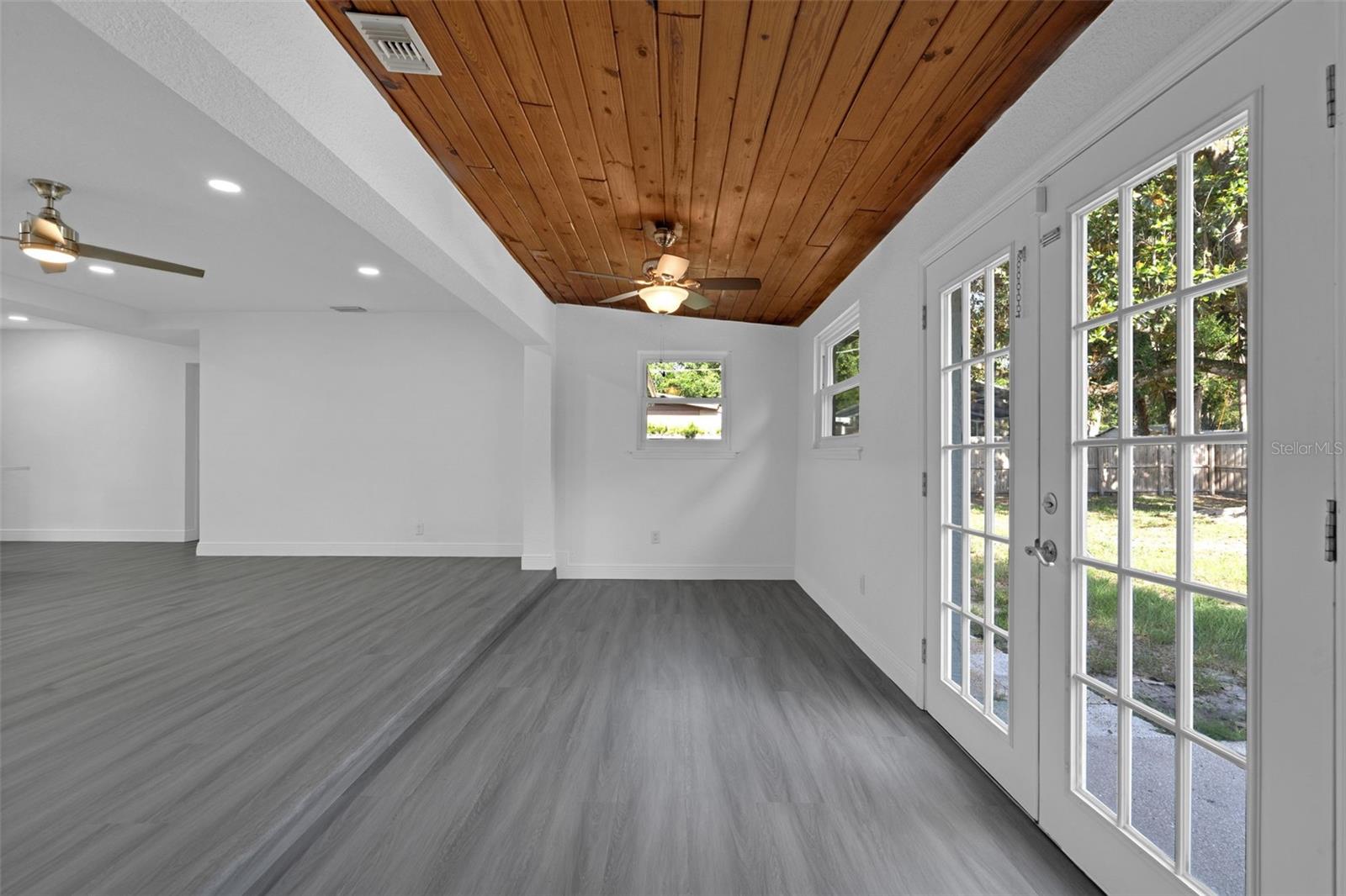 Image 26 of 68 For 807 Airport Boulevard