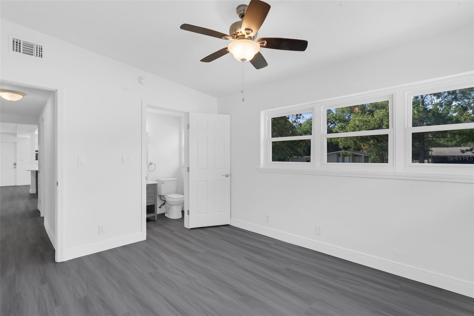 Image 31 of 68 For 807 Airport Boulevard