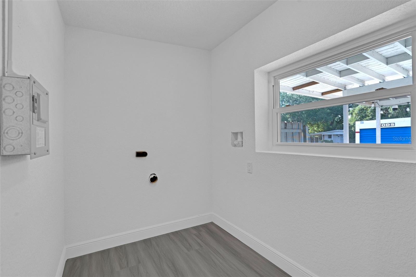 Image 39 of 68 For 807 Airport Boulevard