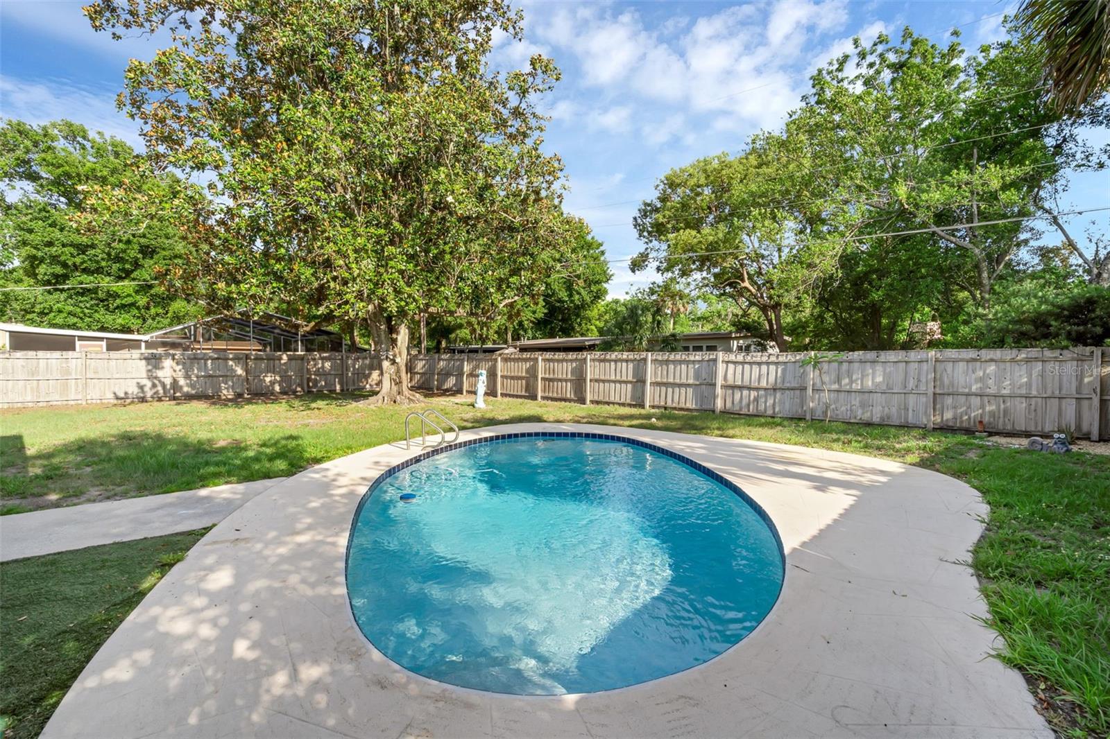 Image 41 of 68 For 807 Airport Boulevard