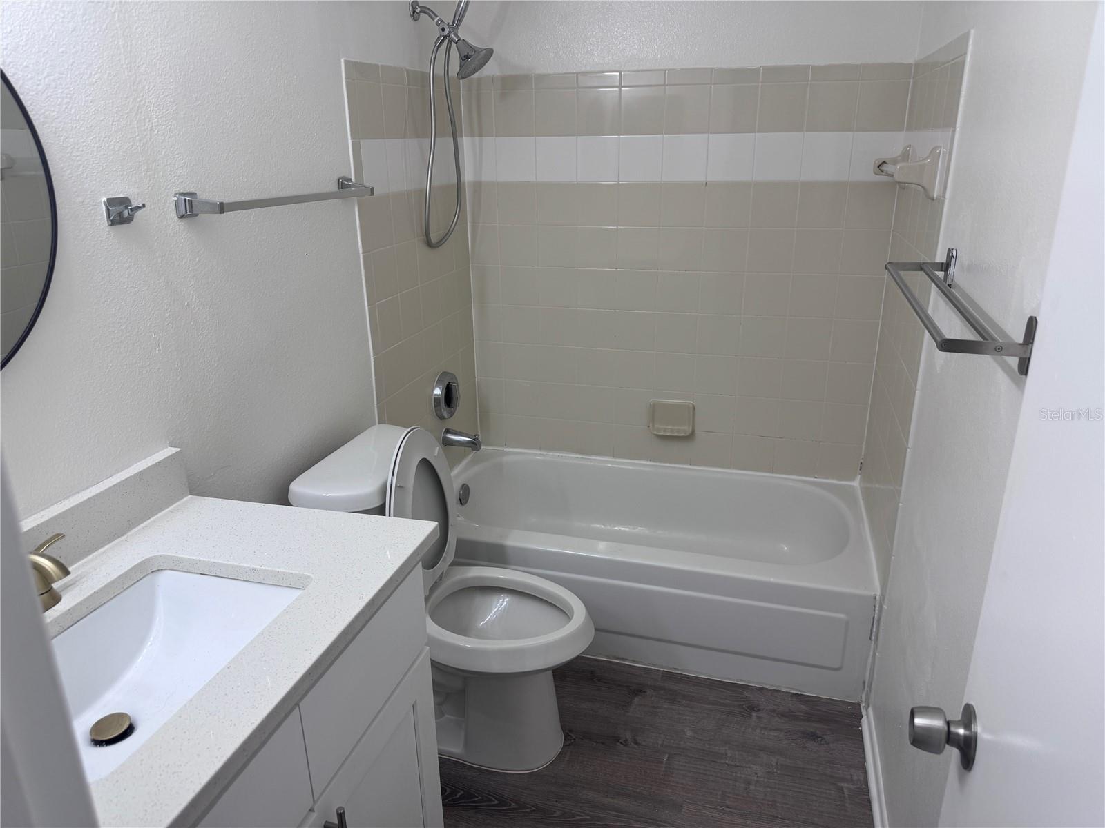 Image 11 of 23 For 3016 Parkway Blvd  201