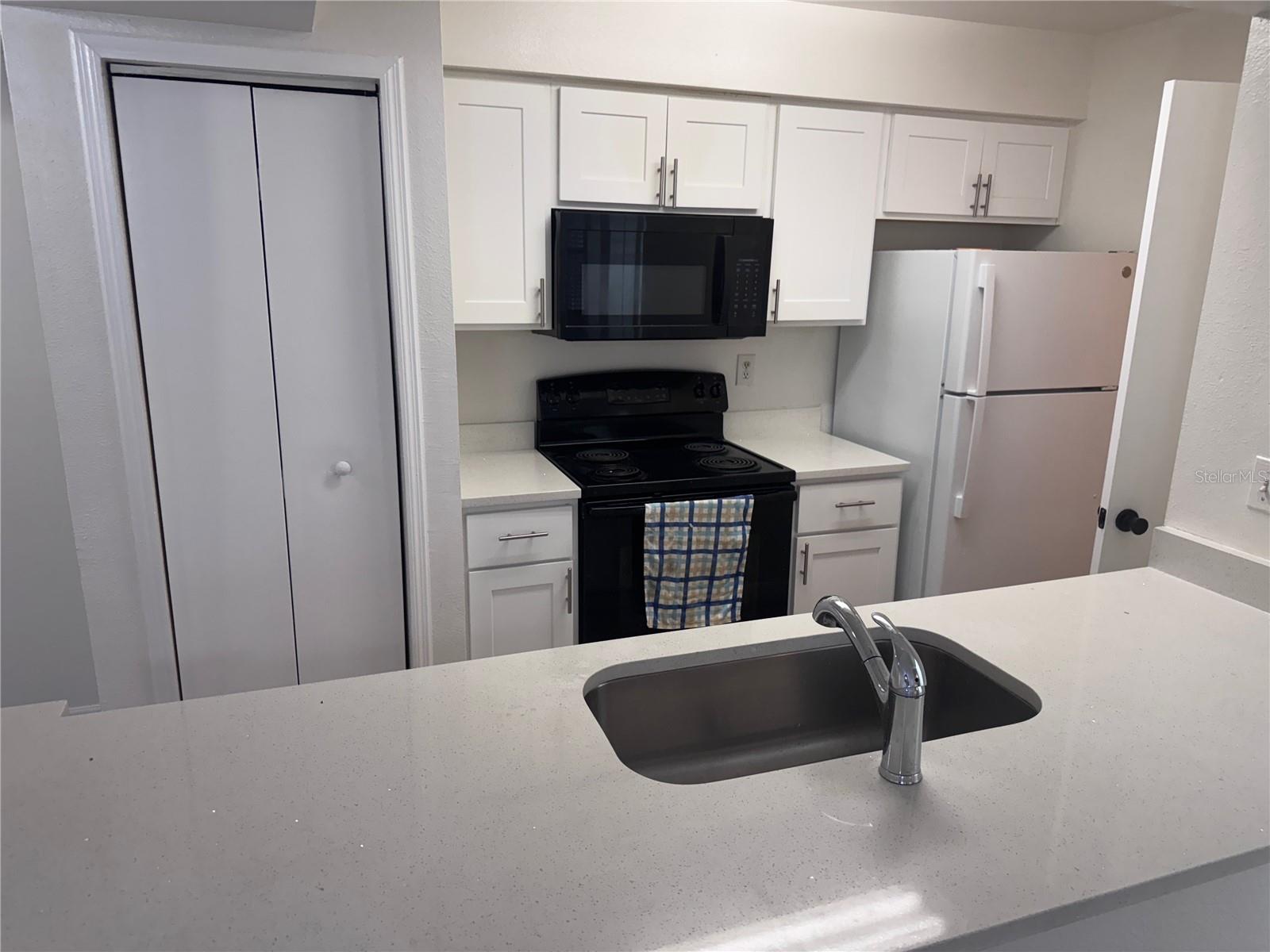 Image 4 of 23 For 3016 Parkway Blvd  201