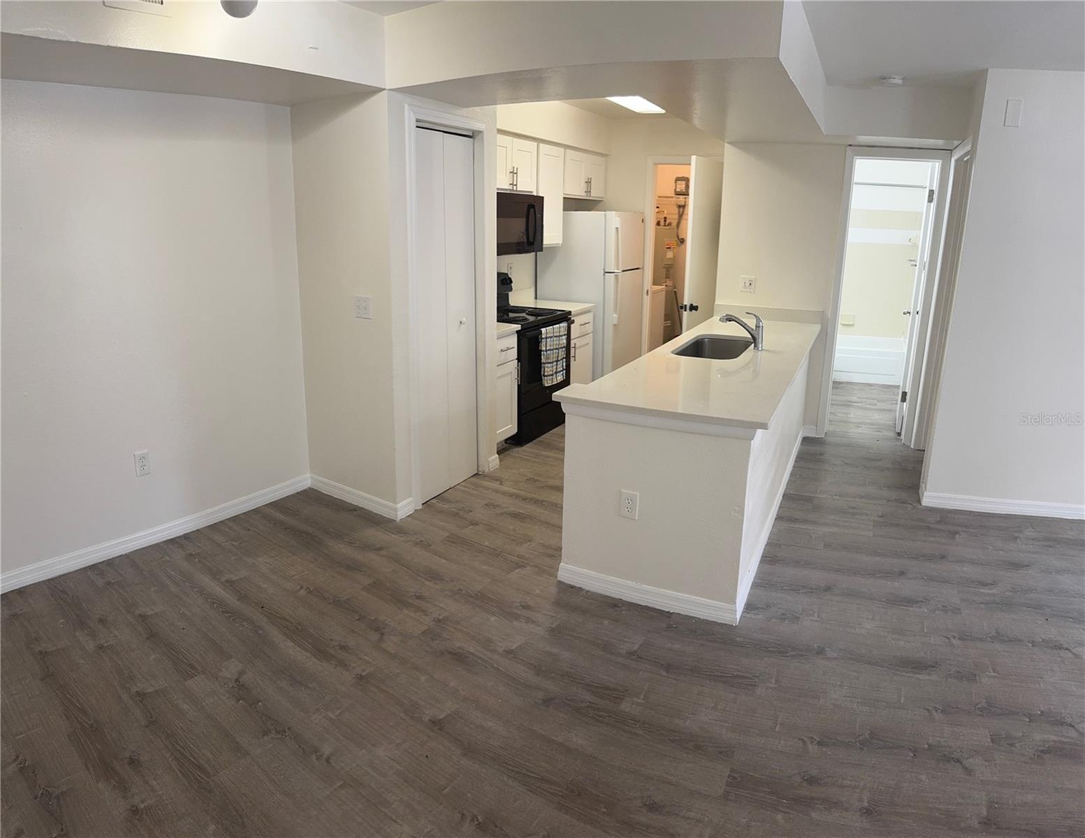 Image 6 of 23 For 3016 Parkway Blvd  201