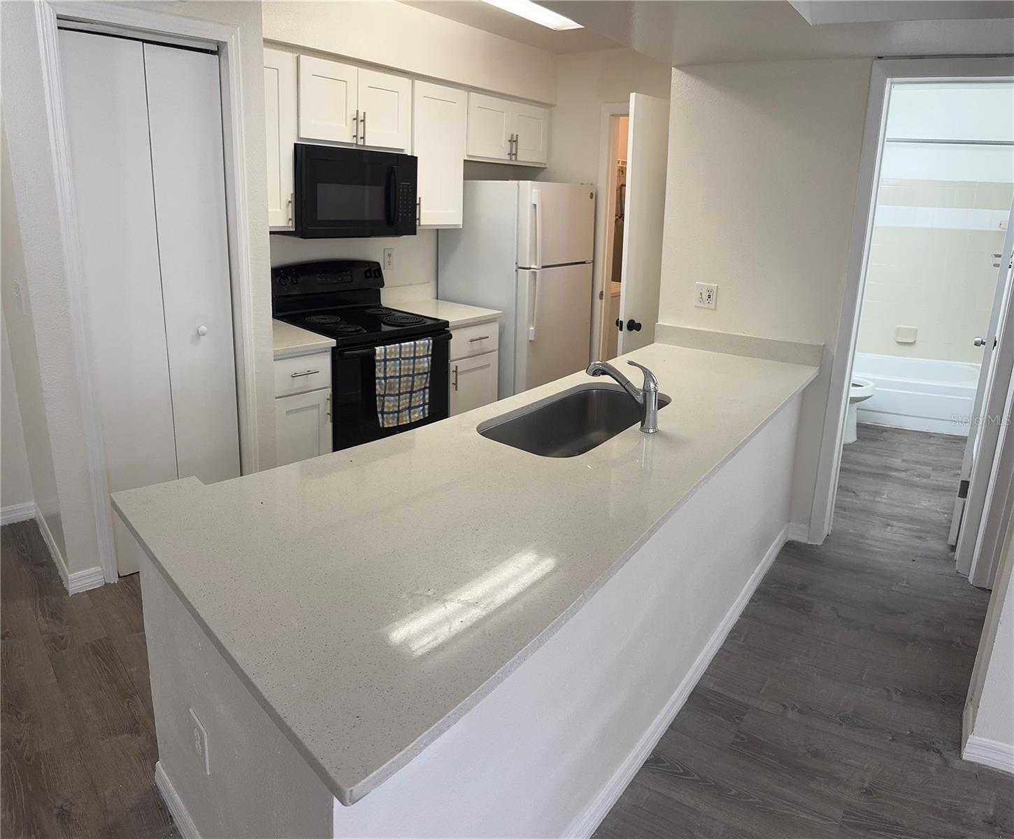 Image 7 of 23 For 3016 Parkway Blvd  201