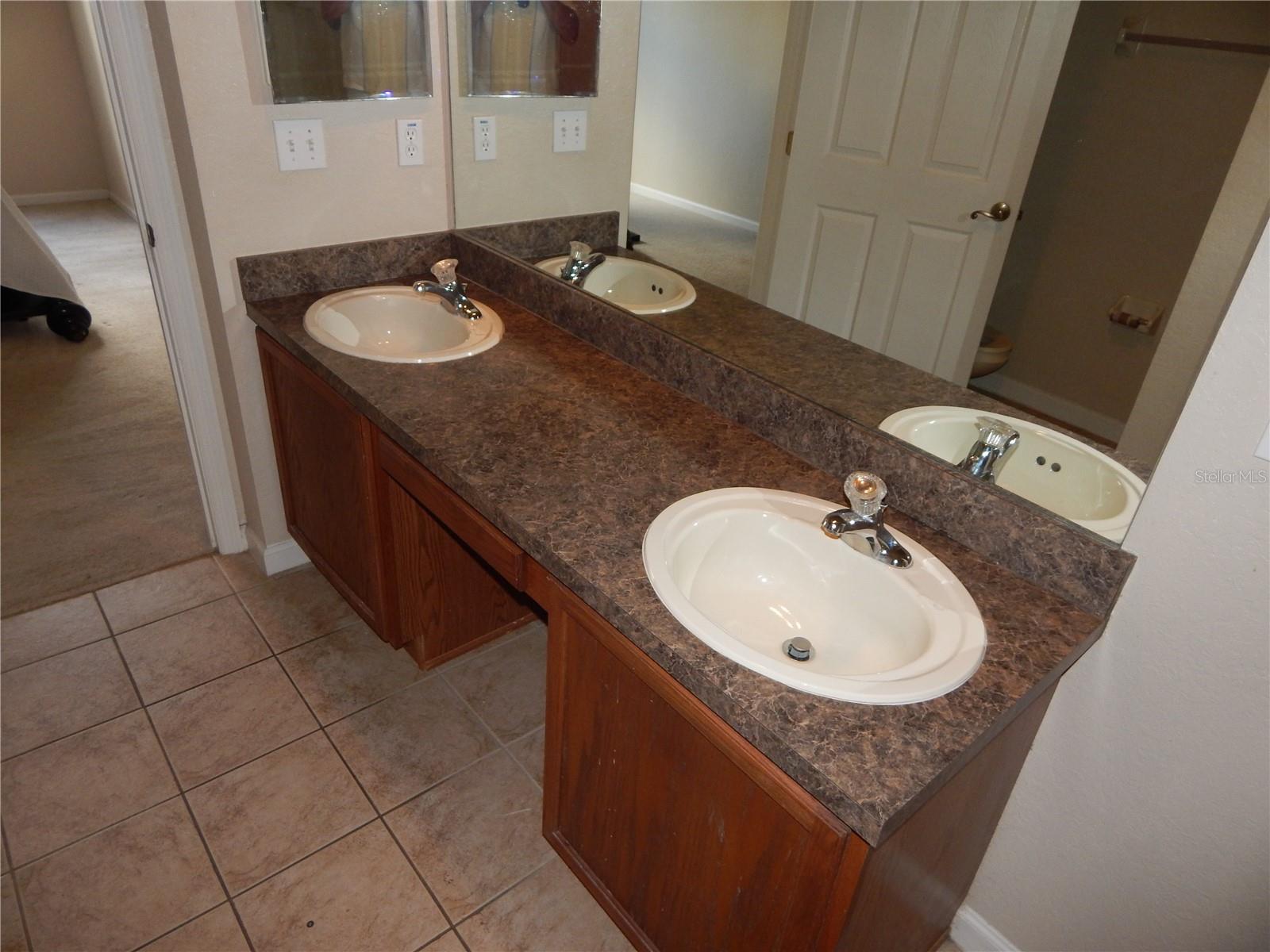 Image 7 of 45 For 3001 Greystone Loop 106