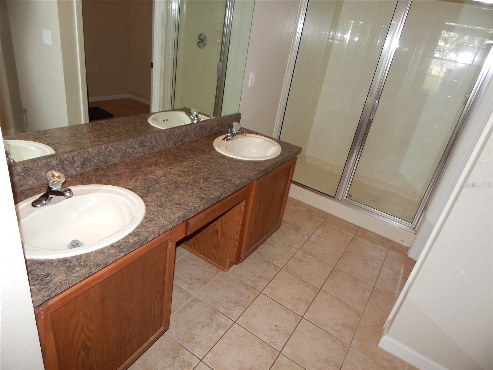 Image 8 of 45 For 3001 Greystone Loop 106