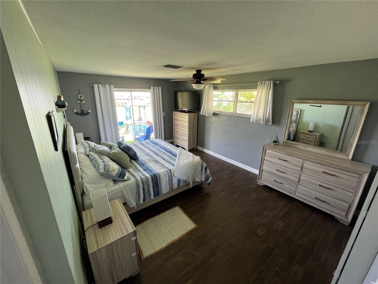 Image 9 of 30 For 203 Parkwood Lane