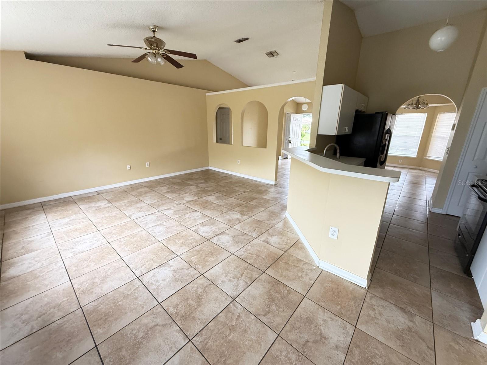 Image 10 of 17 For 462 Lark Court