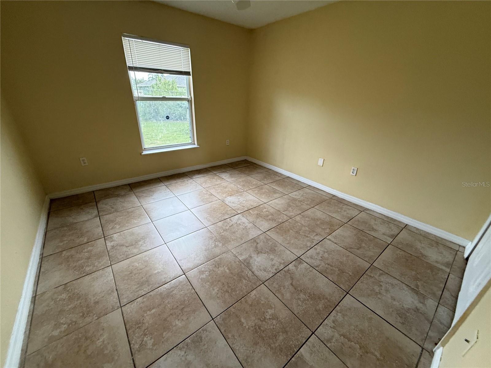 Image 14 of 17 For 462 Lark Court