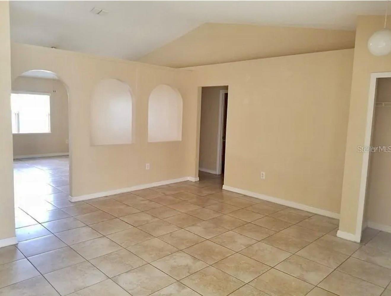 Image 2 of 7 For 462 Lark Court