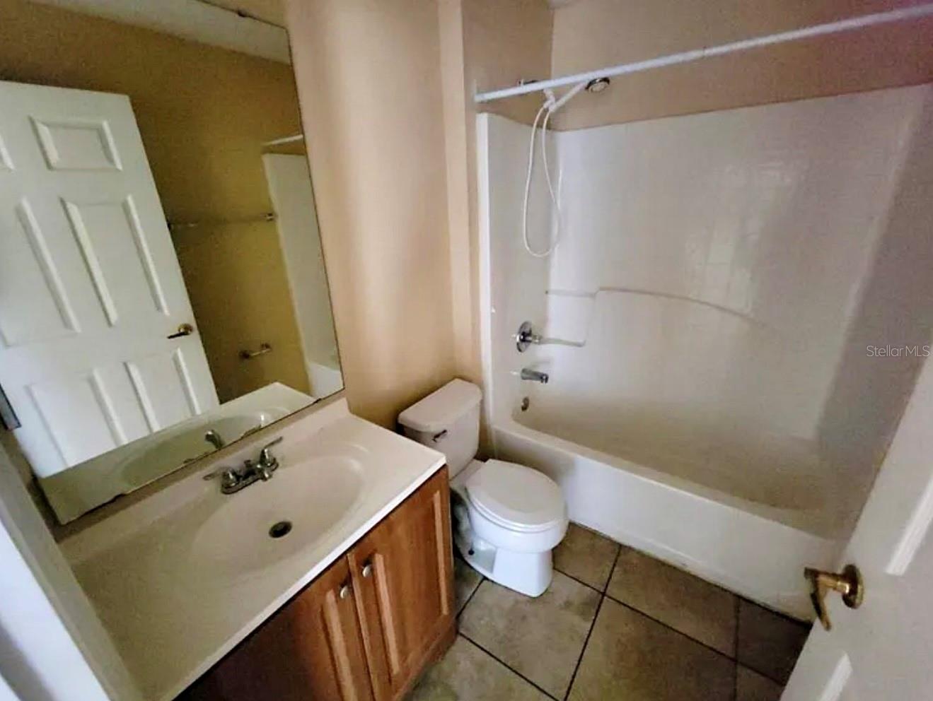 Image 6 of 7 For 462 Lark Court