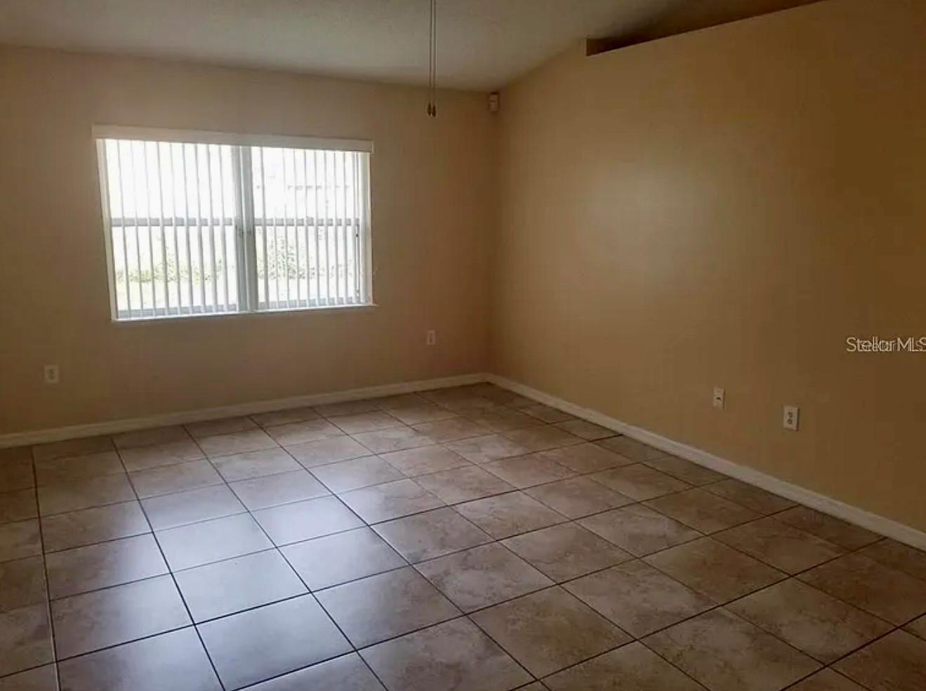 Image 7 of 7 For 462 Lark Court
