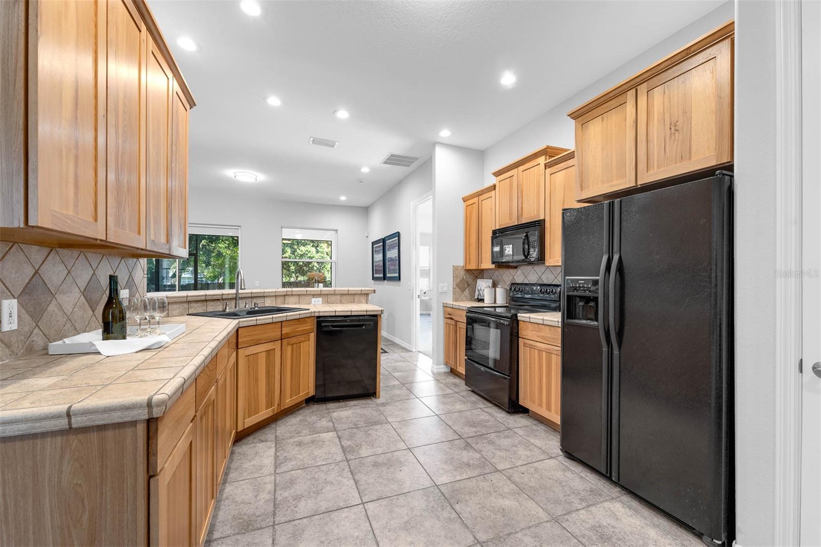 Image 16 of 47 For 6479 Apple Street