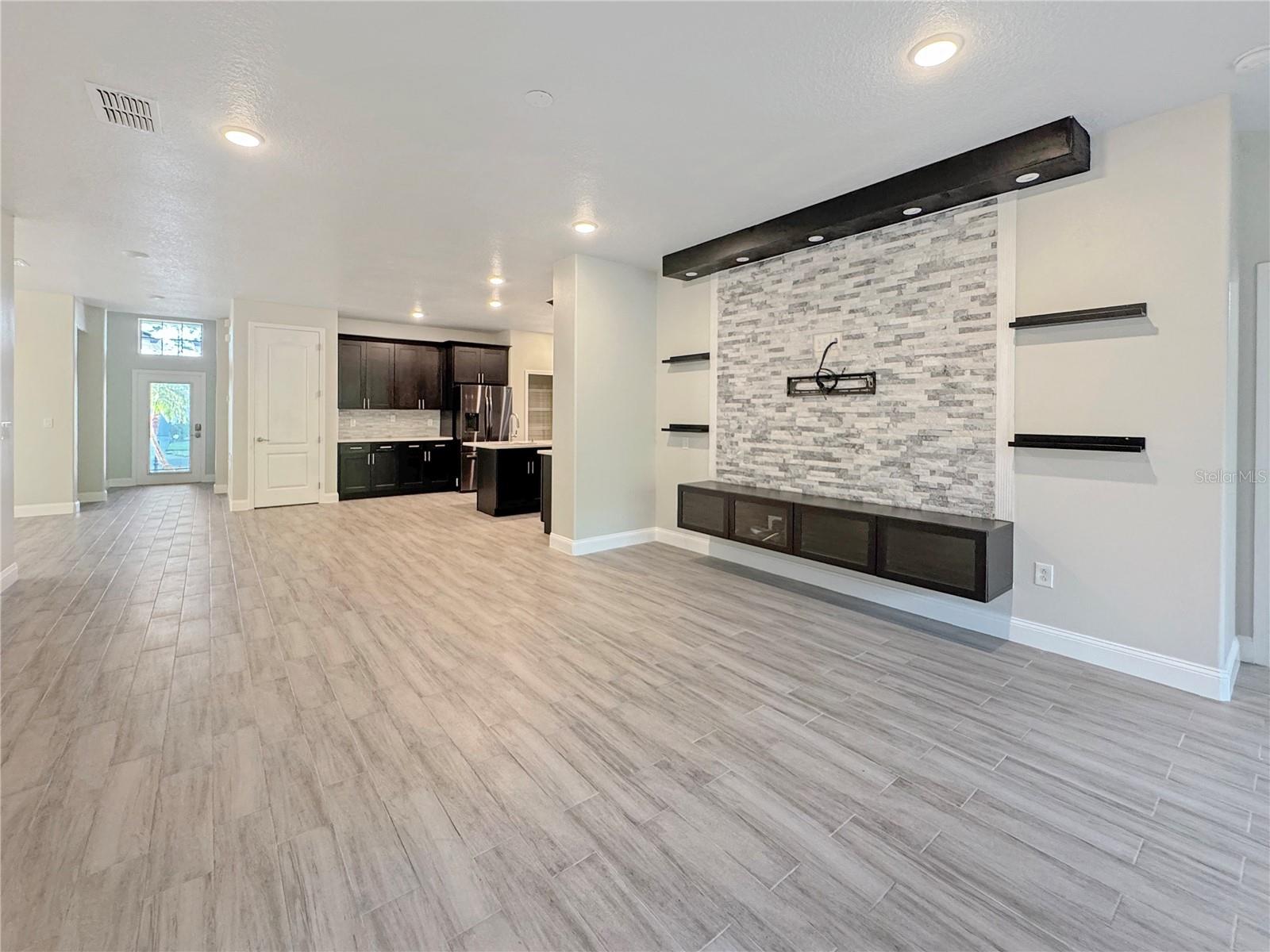 Image 6 of 27 For 2164 Crosston Circle