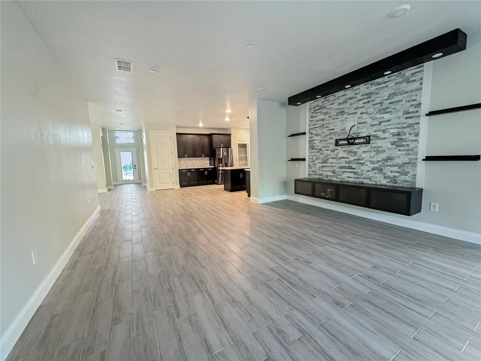 Image 7 of 27 For 2164 Crosston Circle