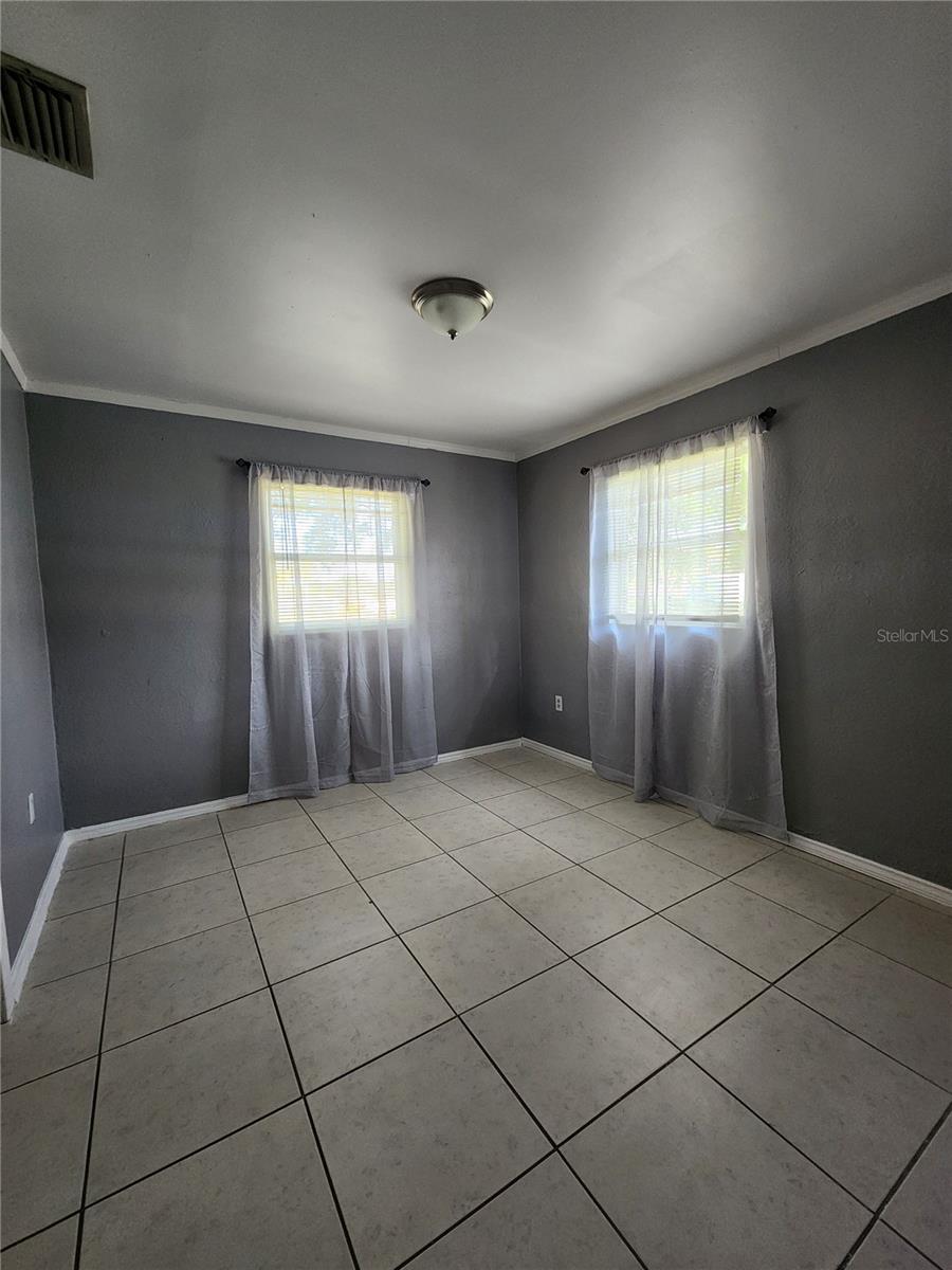 Image 11 of 18 For 1323 Hill Street