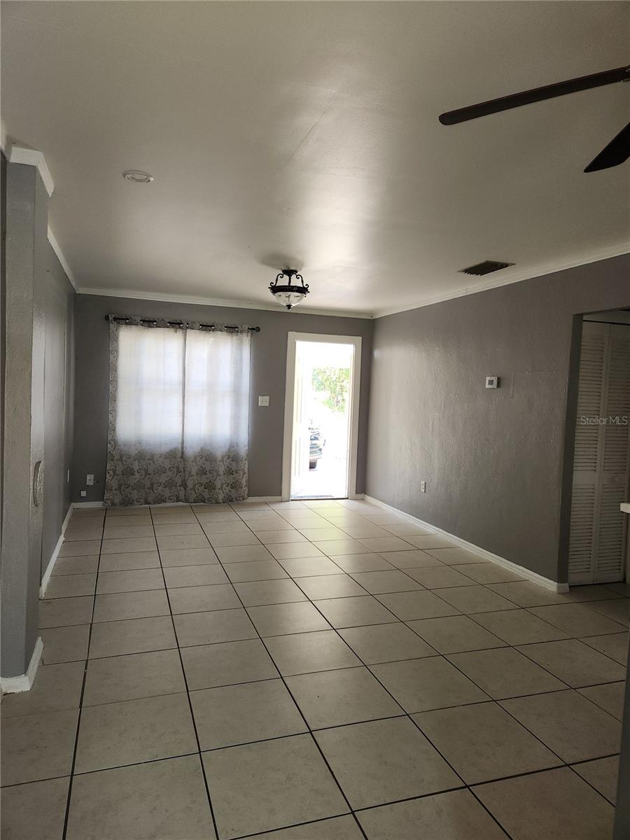 Image 4 of 18 For 1323 Hill Street