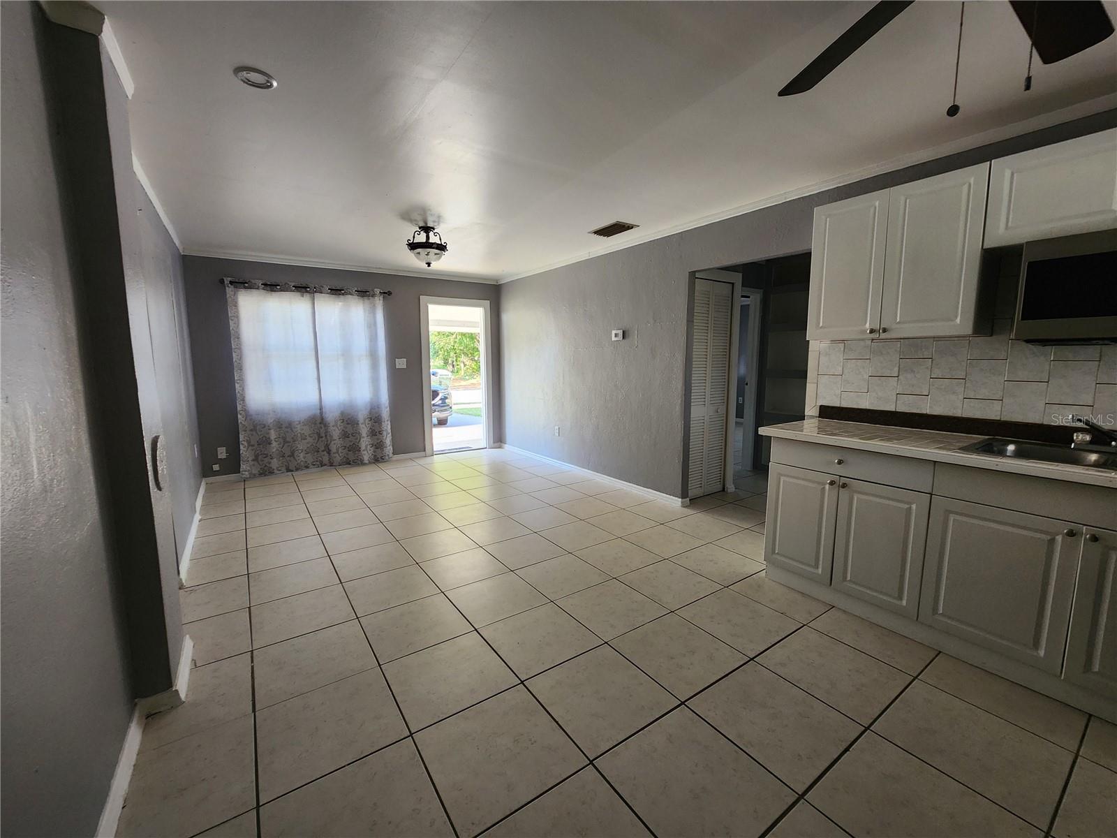 Image 5 of 18 For 1323 Hill Street