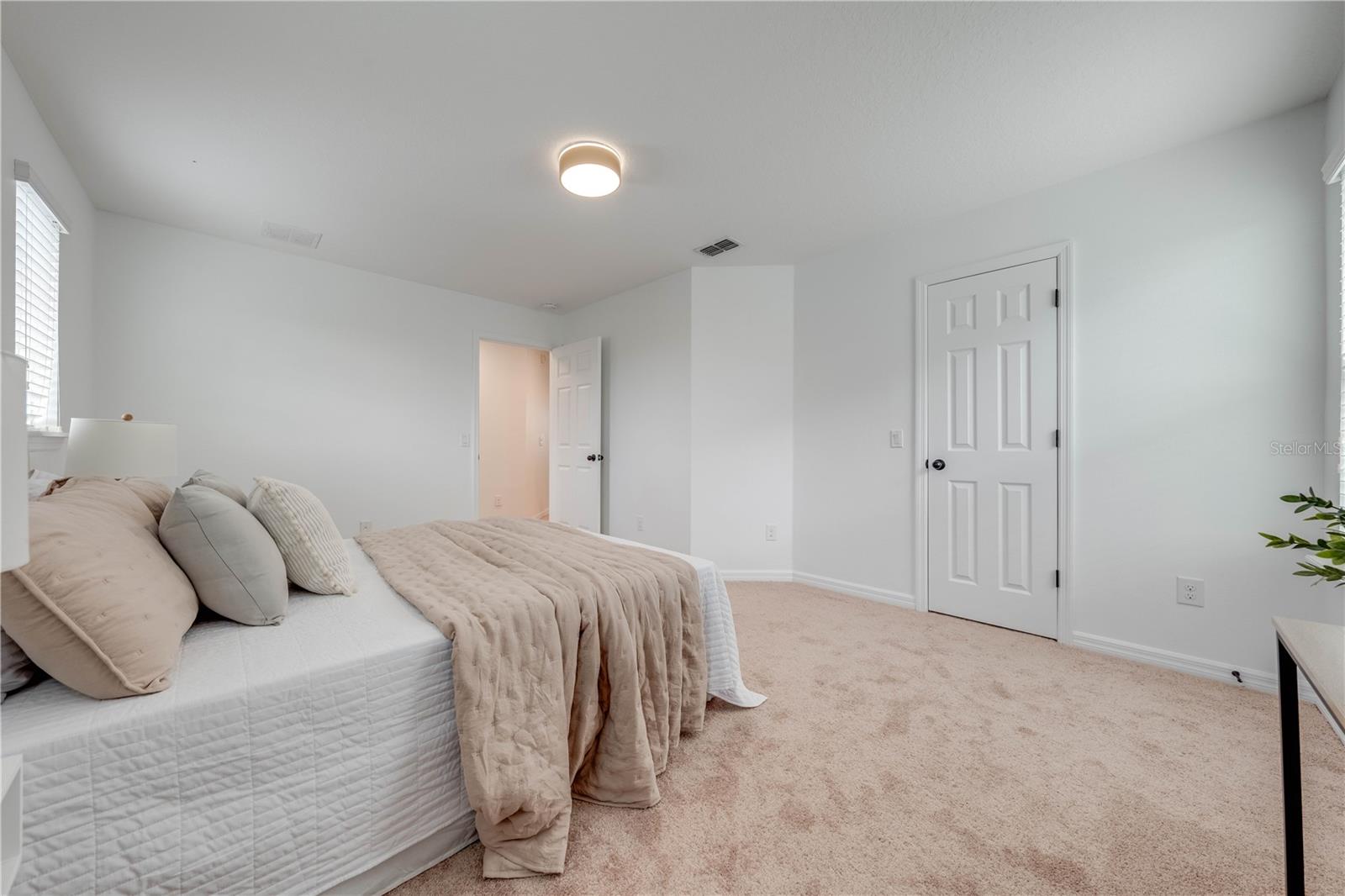 Image 41 of 76 For 5249 Villa Rosa Avenue