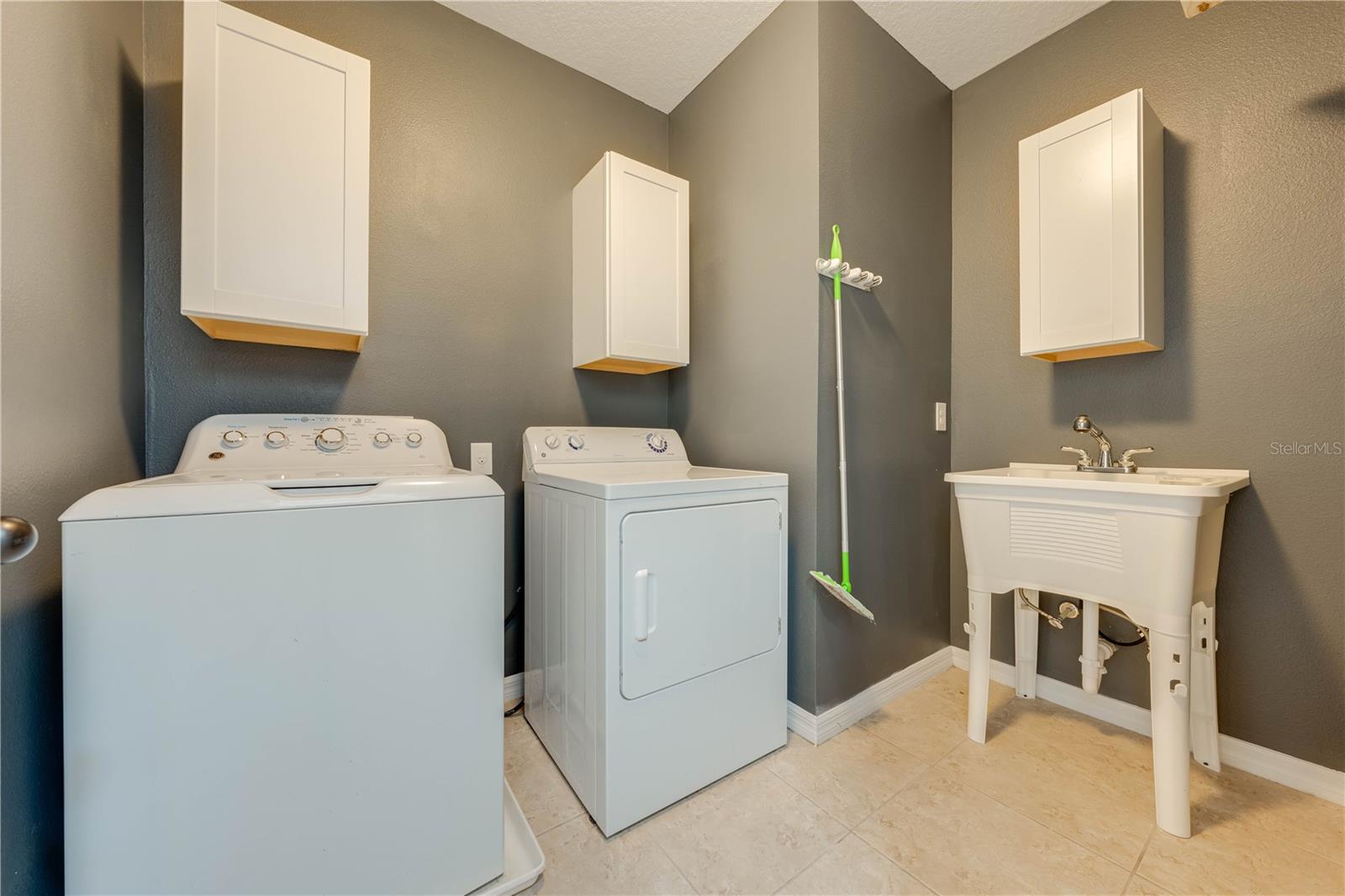 Image 48 of 76 For 5249 Villa Rosa Avenue