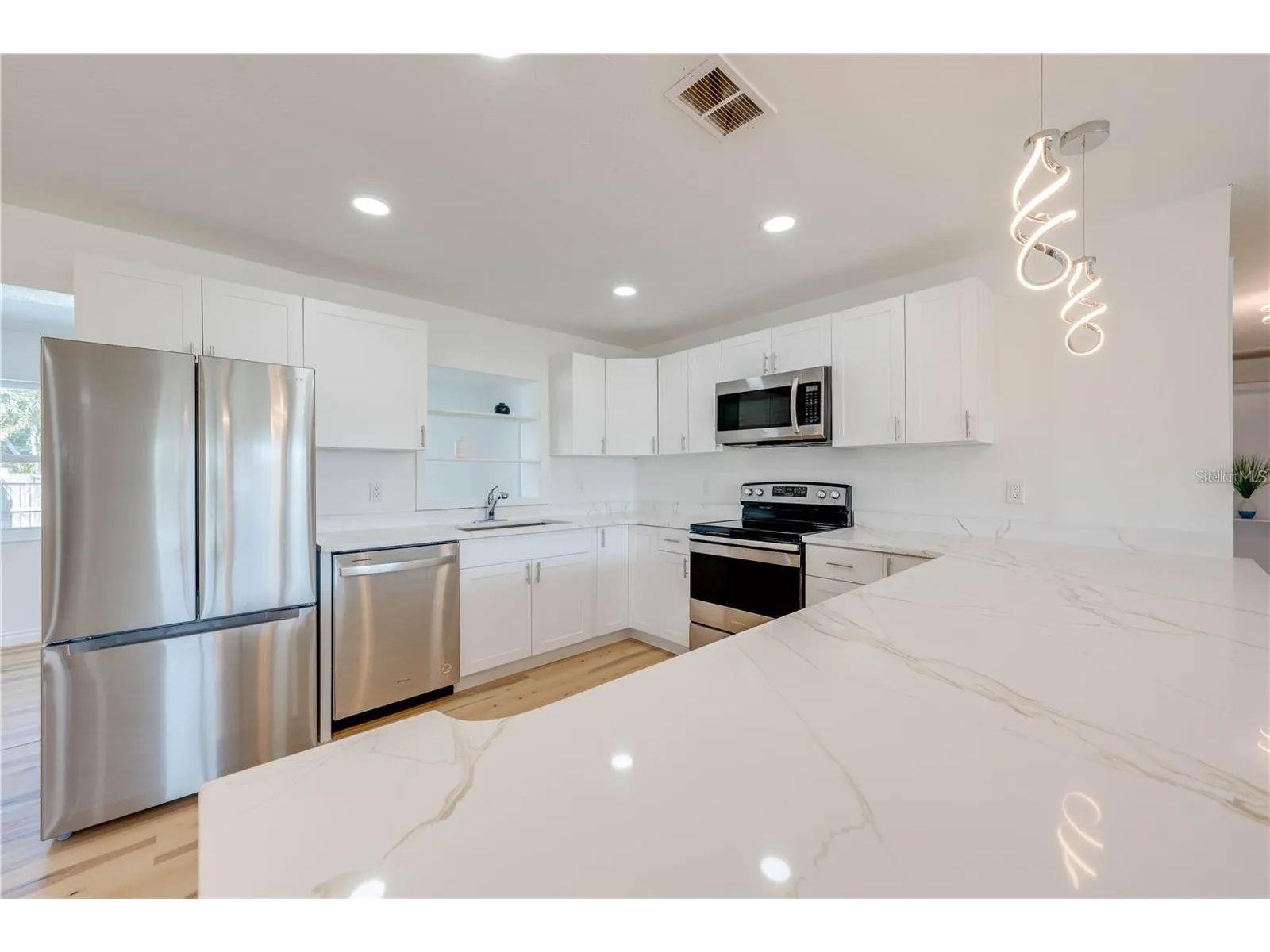 Image 16 of 29 For 380 Cassia Boulevard