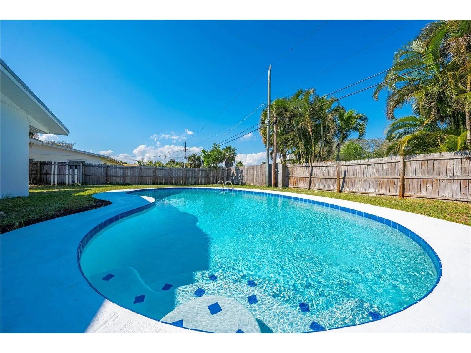 Image 19 of 29 For 380 Cassia Boulevard