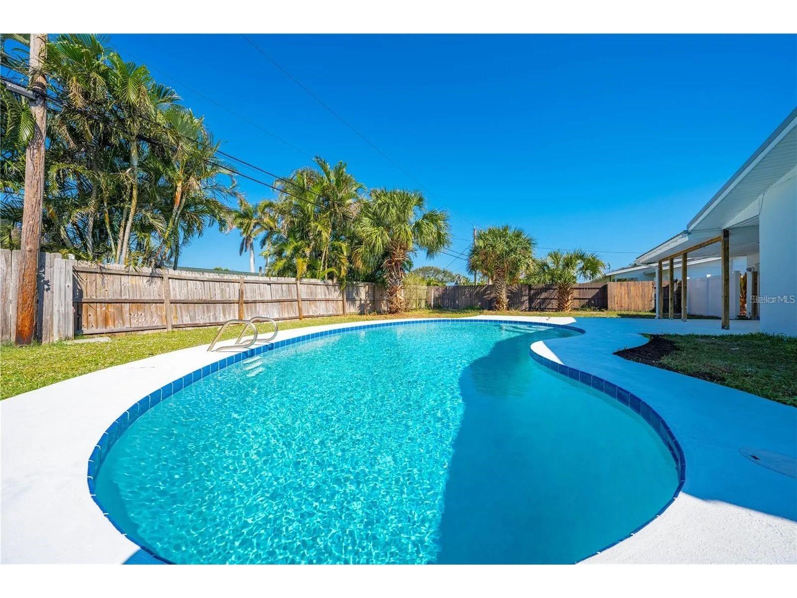 Image 21 of 29 For 380 Cassia Boulevard