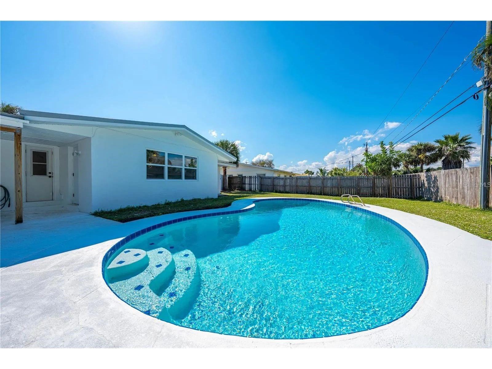 Image 25 of 29 For 380 Cassia Boulevard