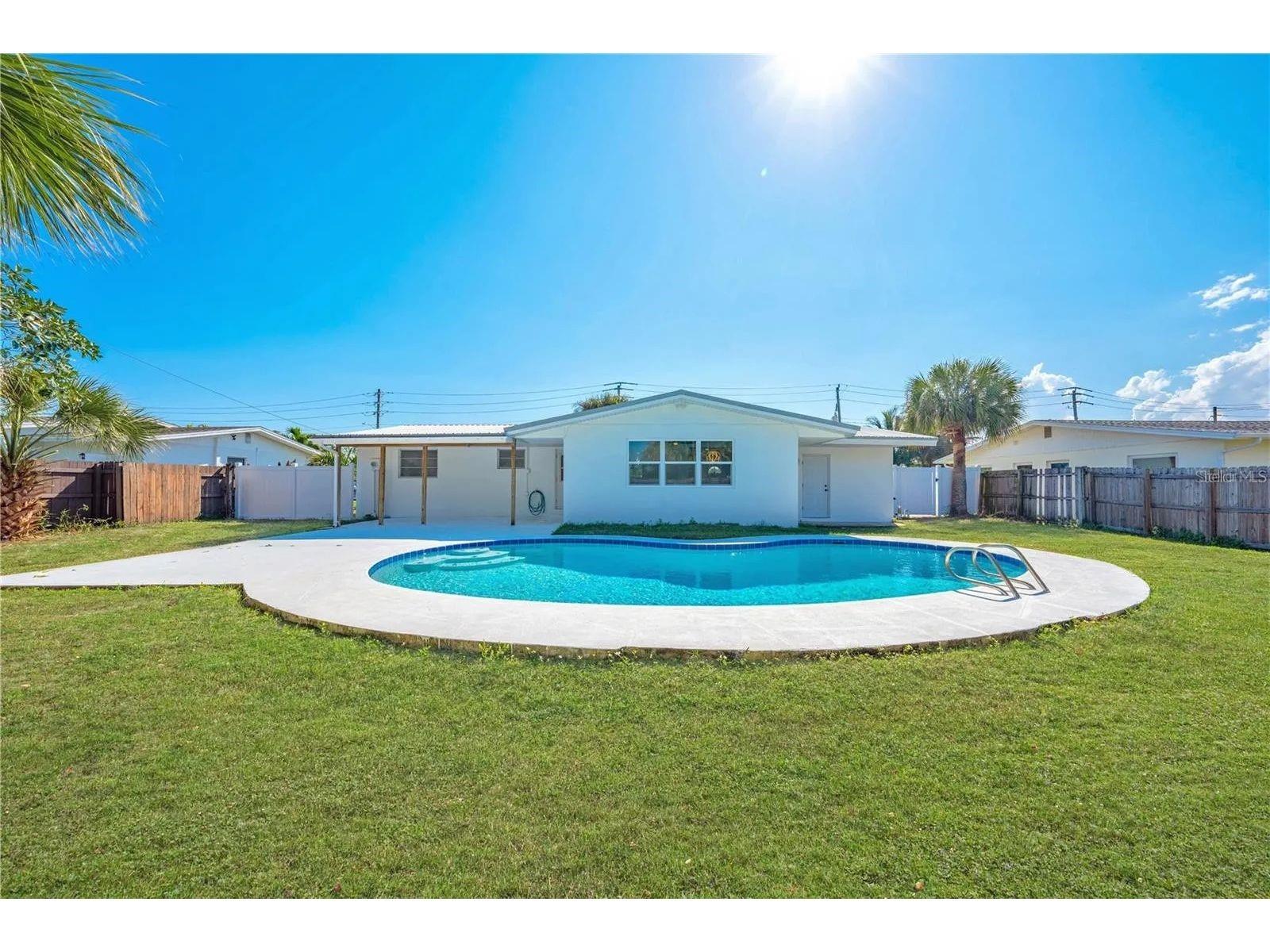 Image 27 of 29 For 380 Cassia Boulevard