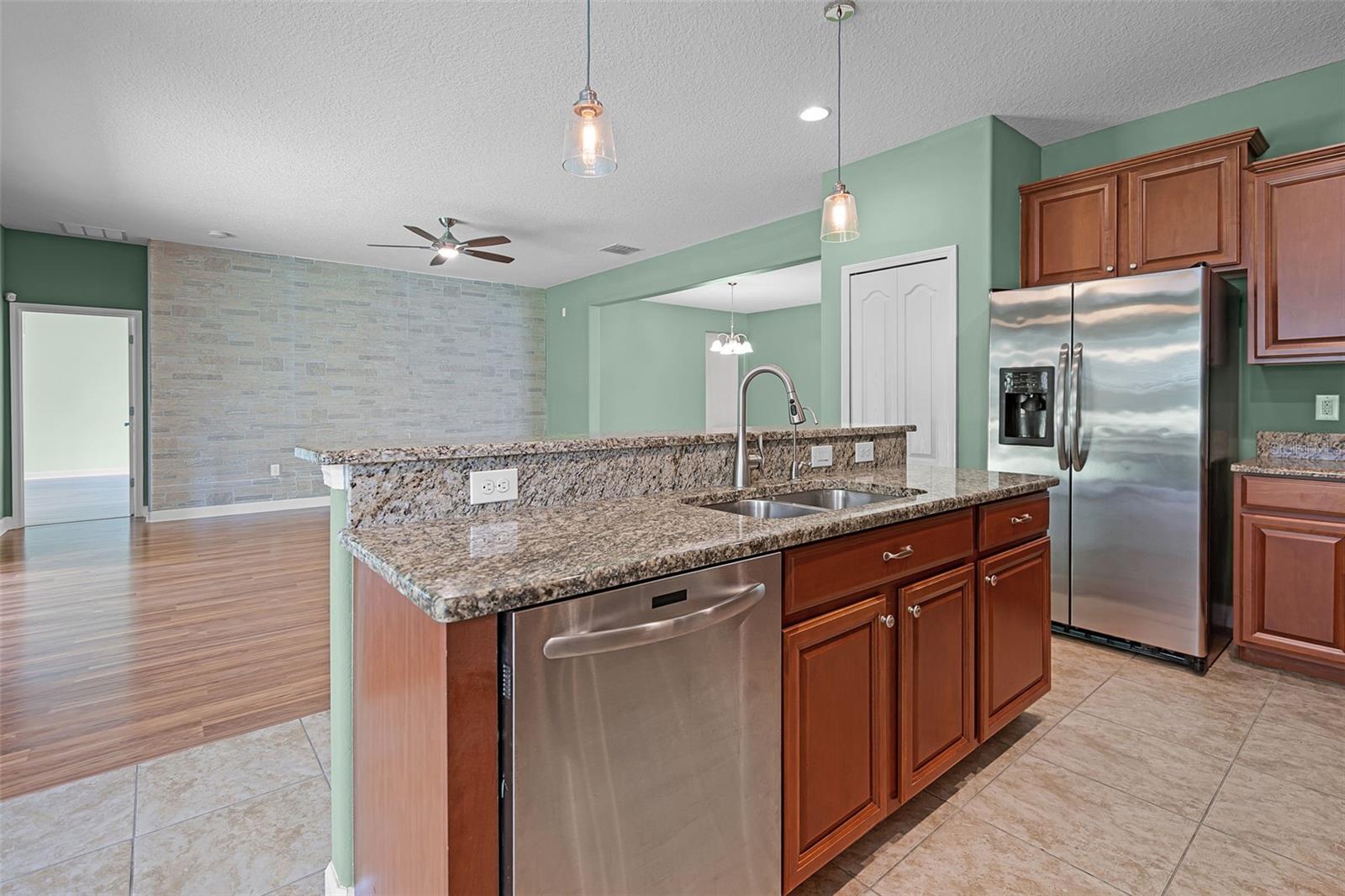 Image 5 of 55 For 1394 Palmetto Dunes St