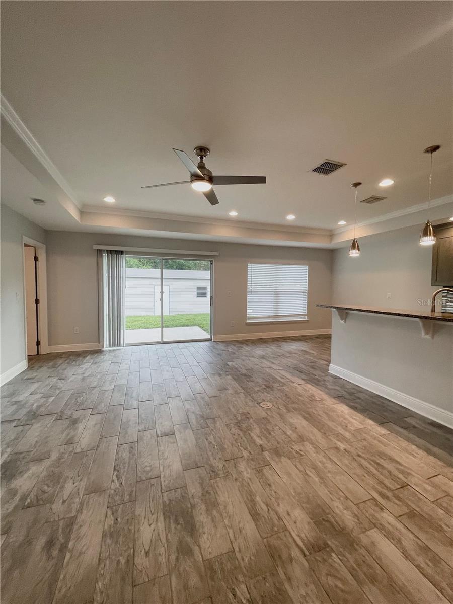 Image 7 of 27 For 1090 Pierce Avenue