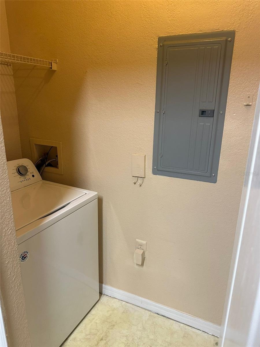 Image 11 of 25 For 6159 Metrowest Boulevard 107