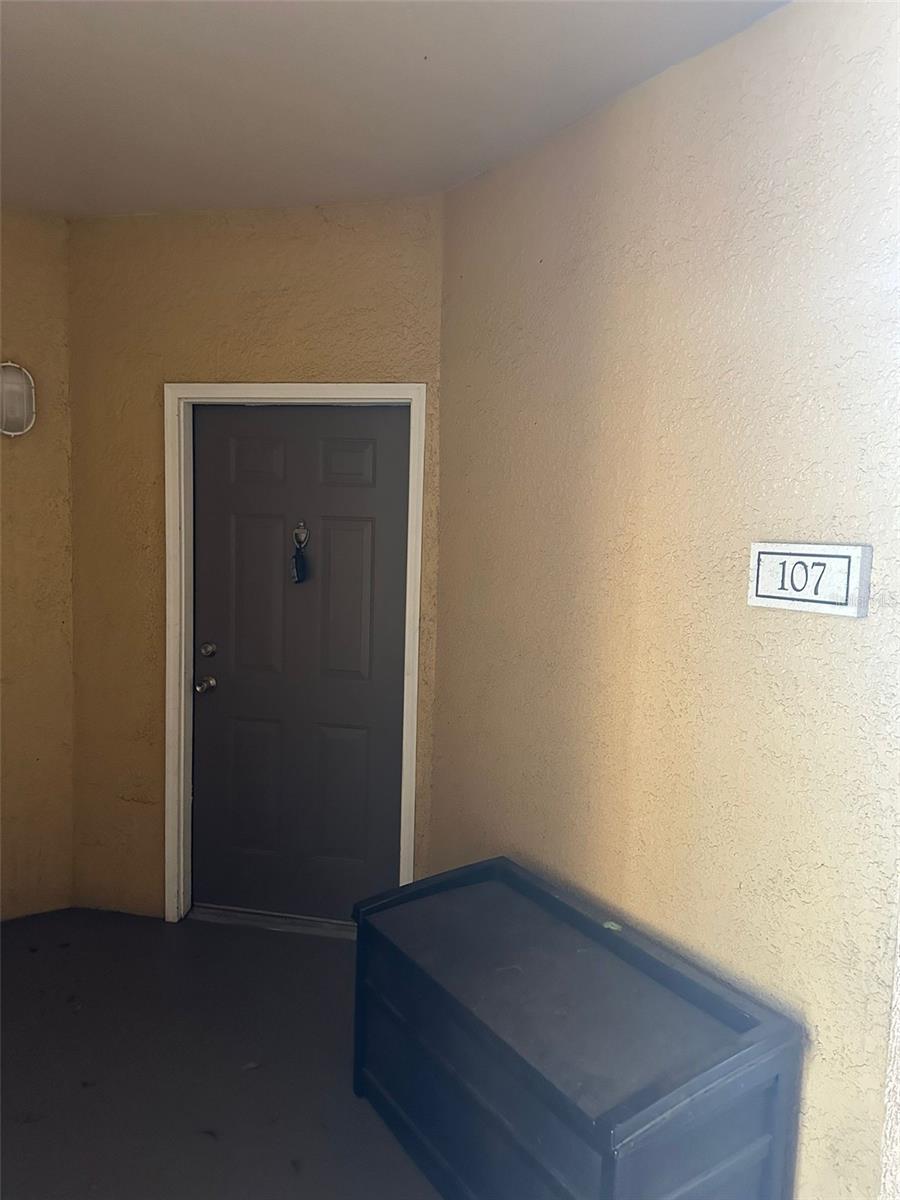 Image 2 of 25 For 6159 Metrowest Boulevard 107