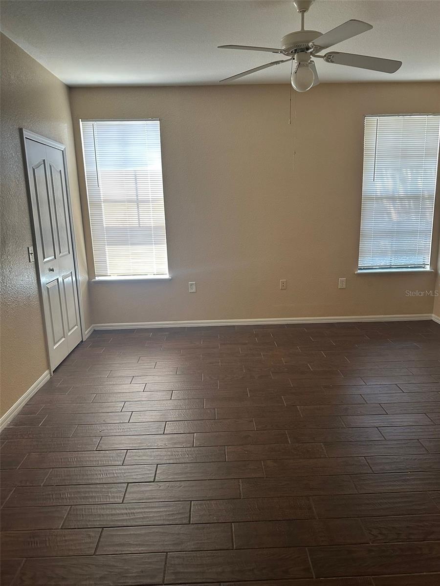 Image 3 of 25 For 6159 Metrowest Boulevard 107