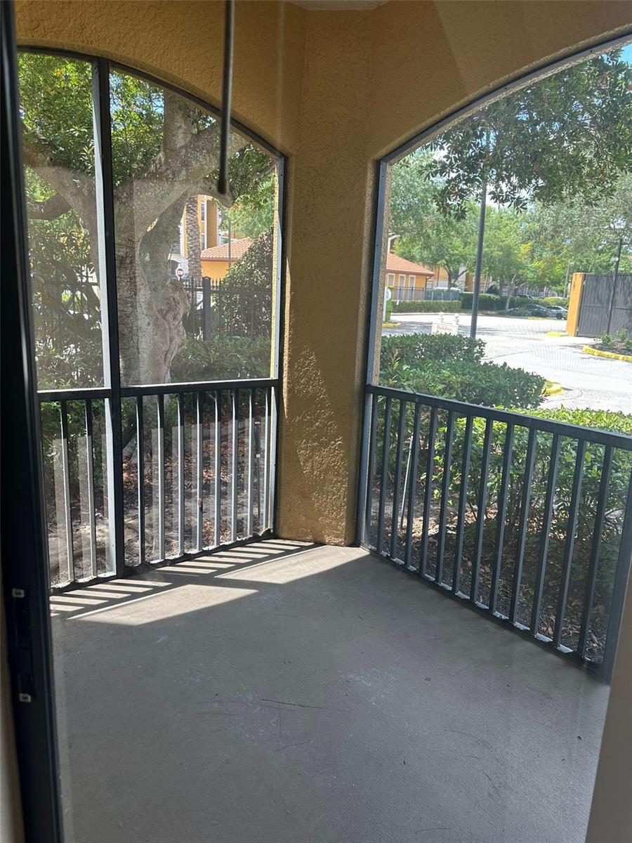 Image 8 of 25 For 6159 Metrowest Boulevard 107