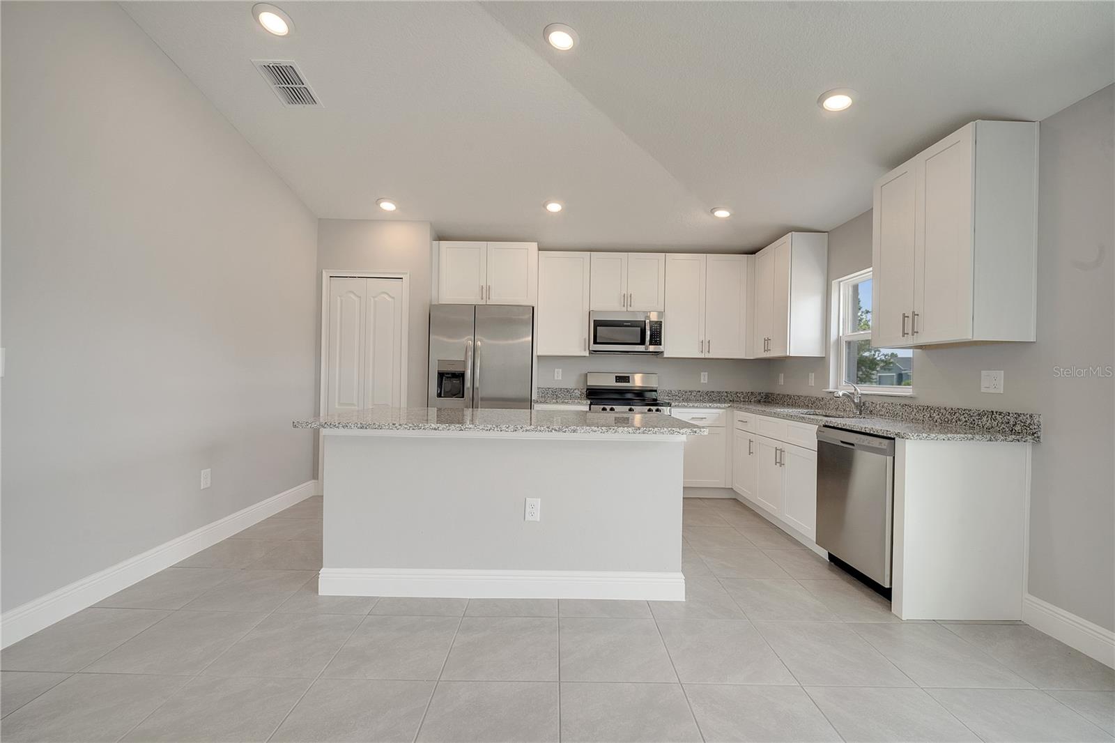 Image 10 of 41 For 1106 Chesterfield Court