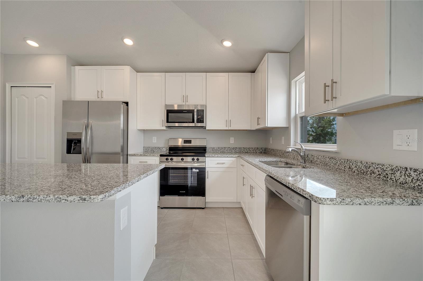 Image 11 of 41 For 1106 Chesterfield Court