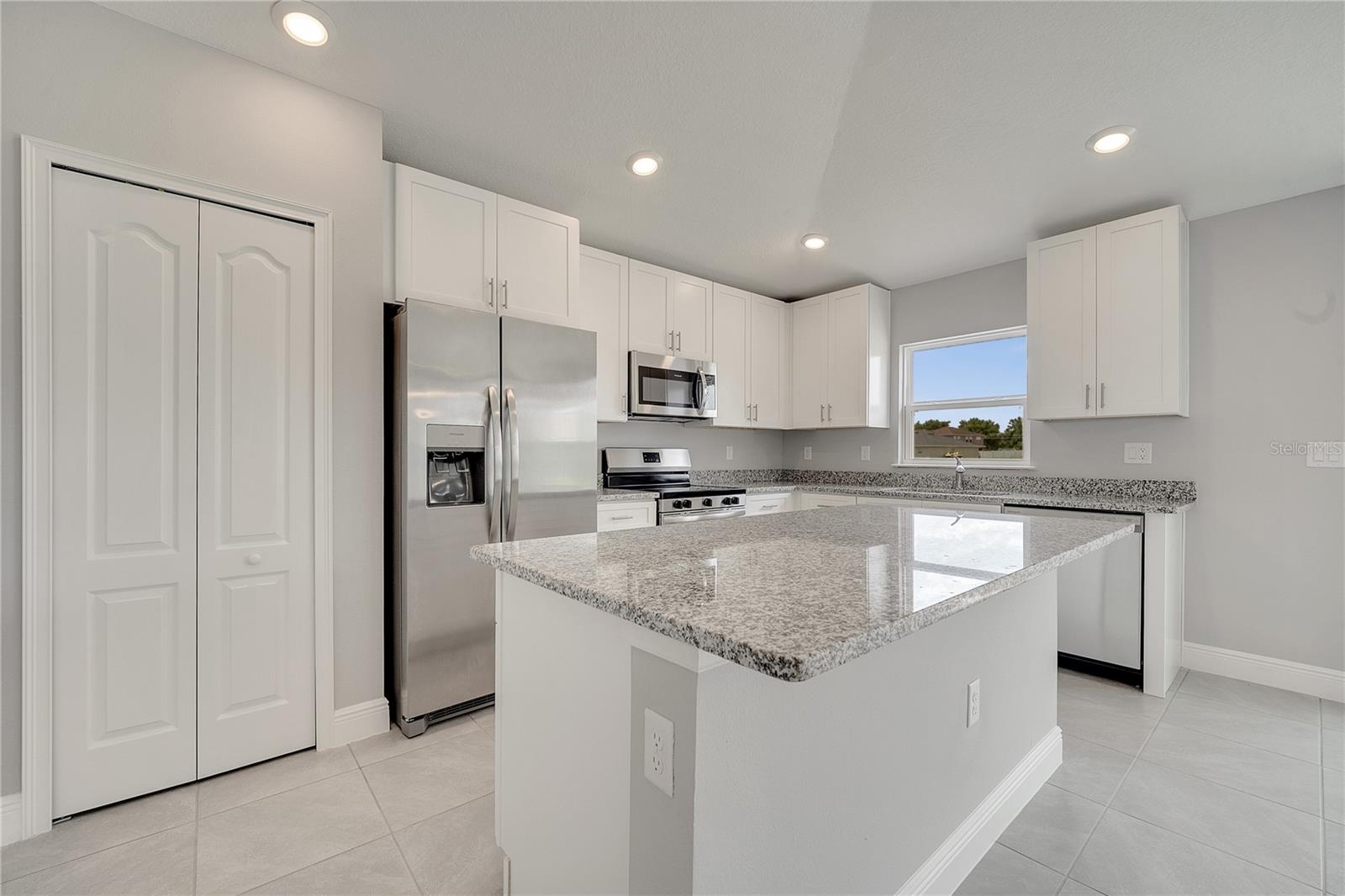 Image 16 of 41 For 1106 Chesterfield Court