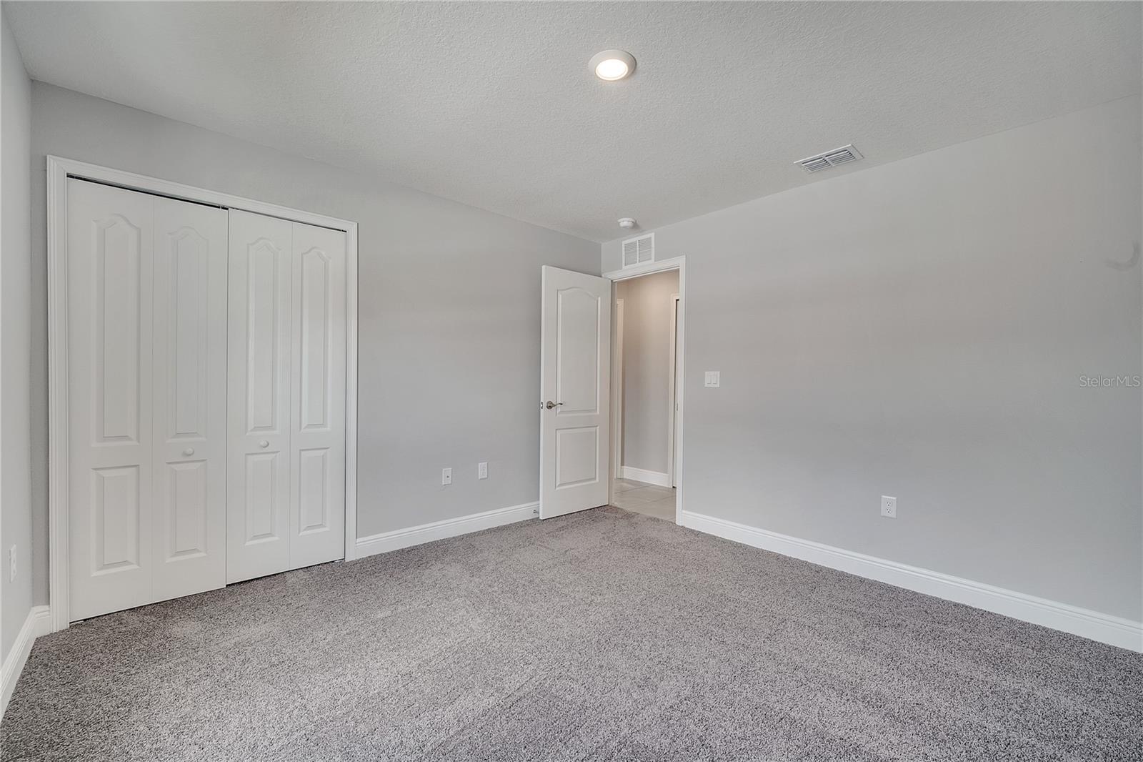 Image 24 of 41 For 1106 Chesterfield Court