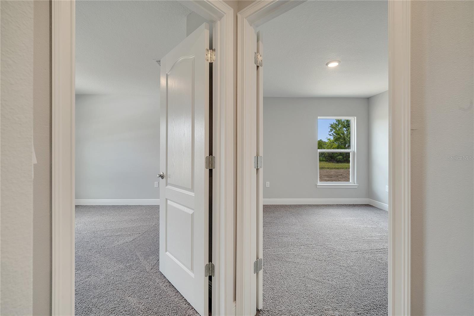 Image 26 of 41 For 1106 Chesterfield Court
