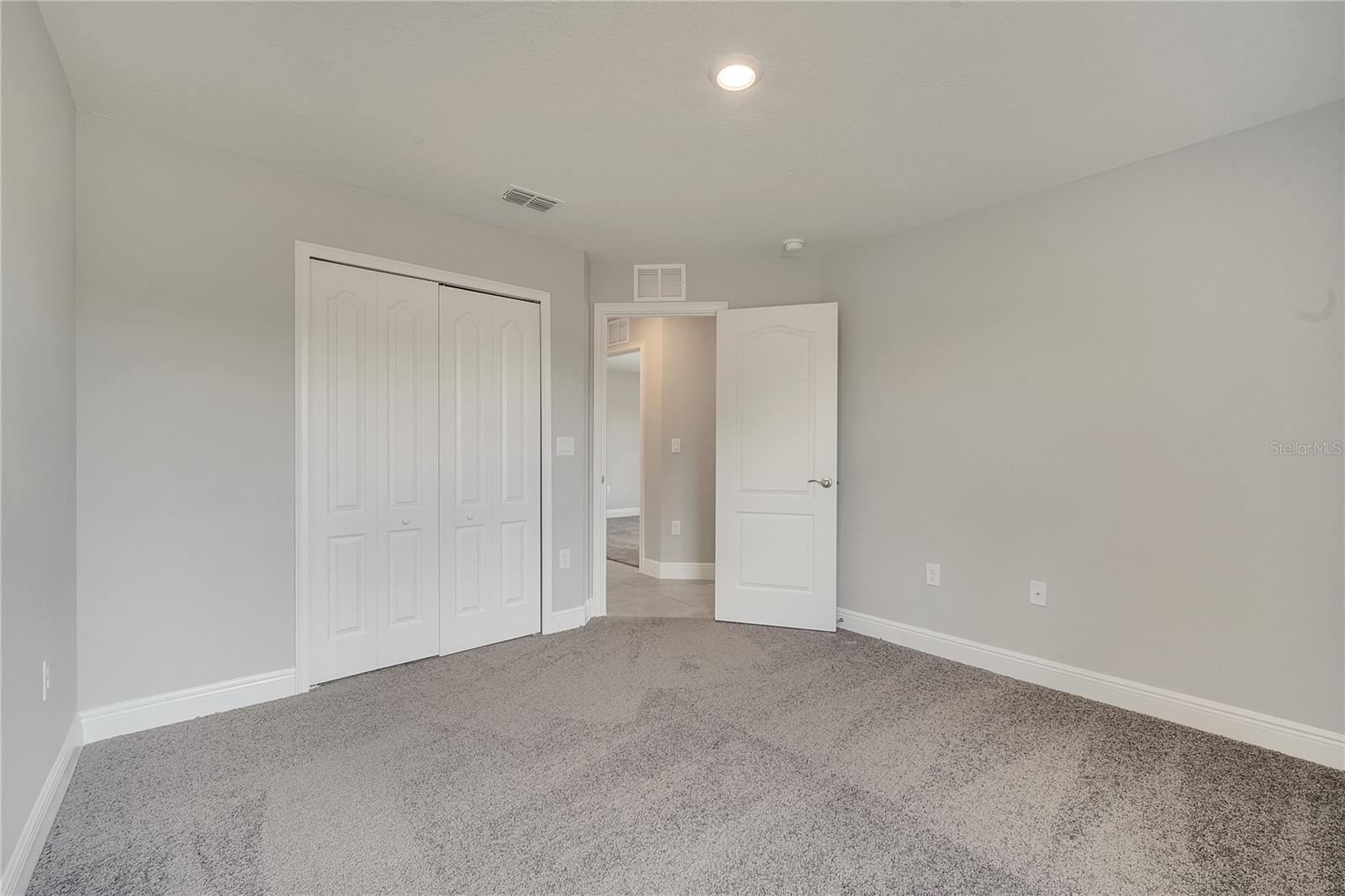 Image 30 of 41 For 1106 Chesterfield Court