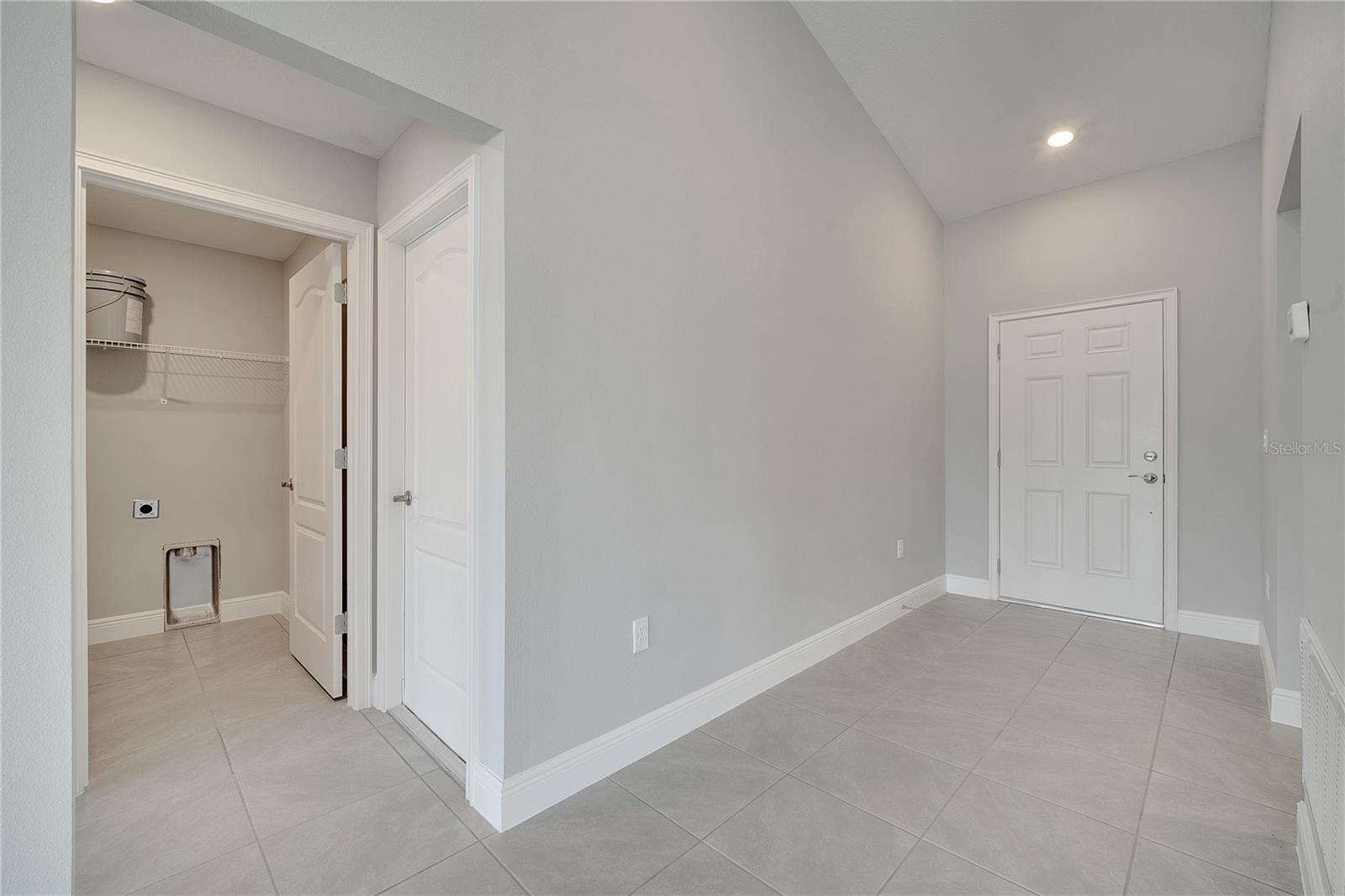 Image 32 of 41 For 1106 Chesterfield Court