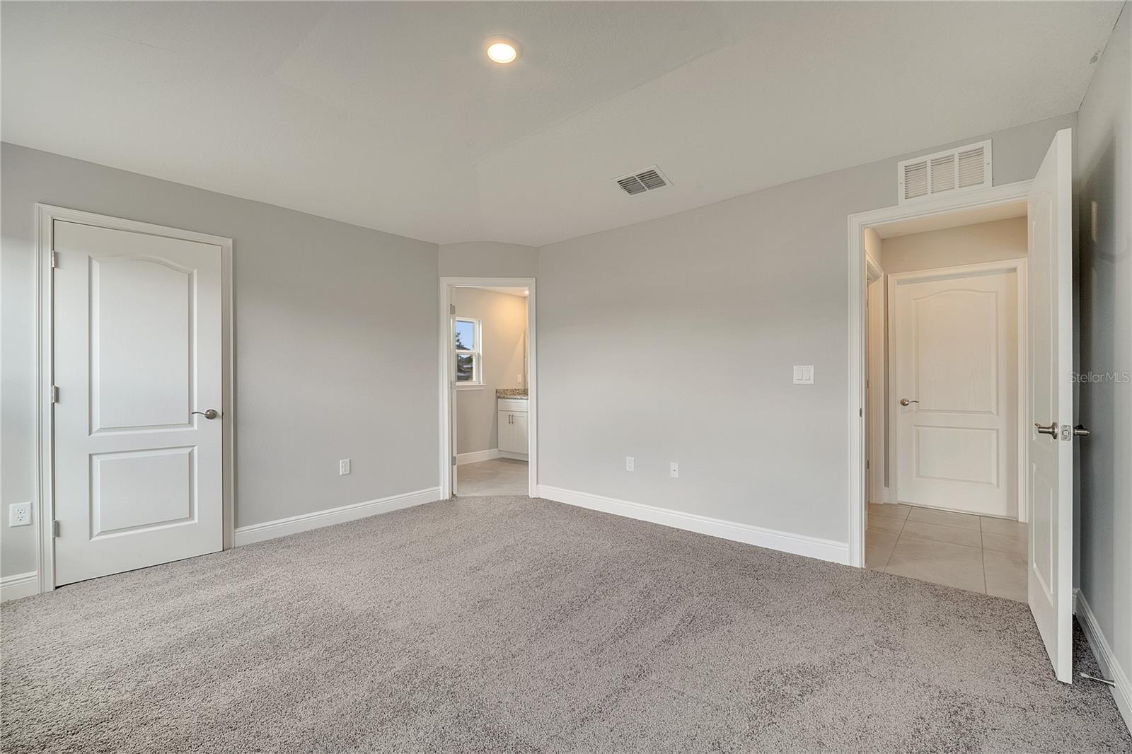 Image 36 of 41 For 1106 Chesterfield Court