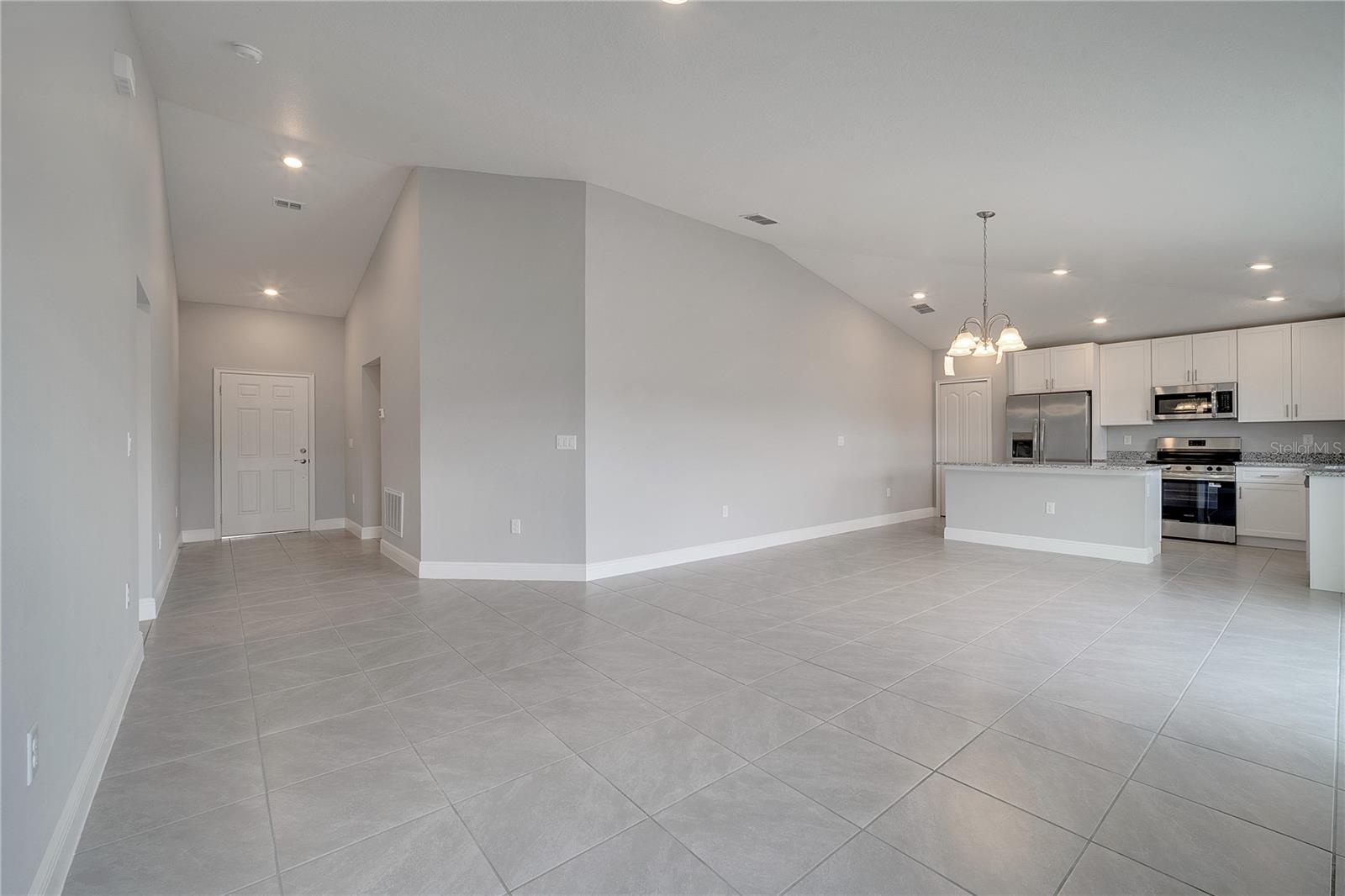 Image 4 of 41 For 1106 Chesterfield Court