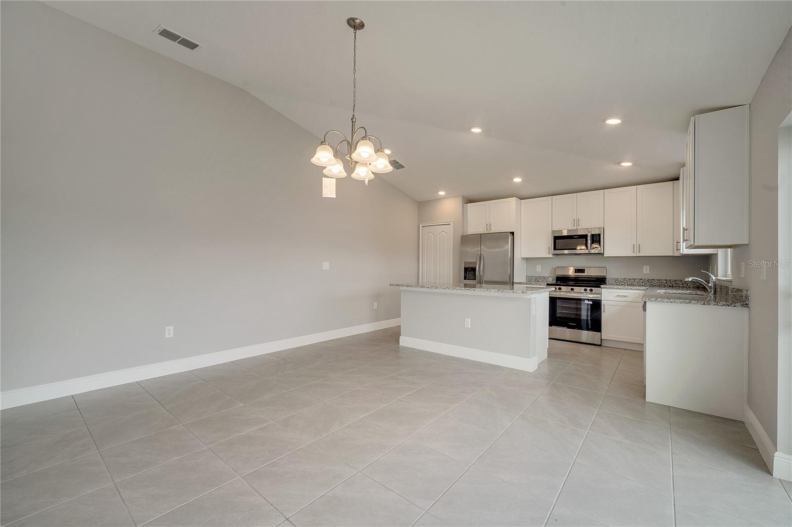 Image 9 of 41 For 1106 Chesterfield Court