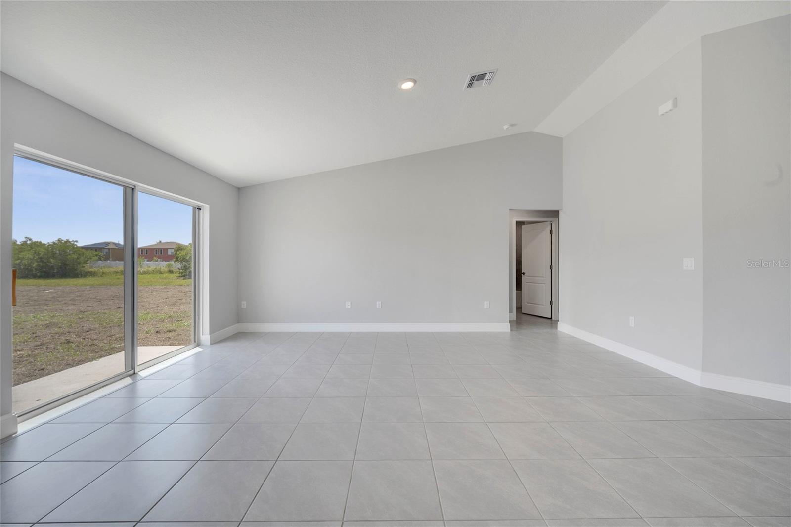 Image 4 of 34 For 1120 Chesterfield Court