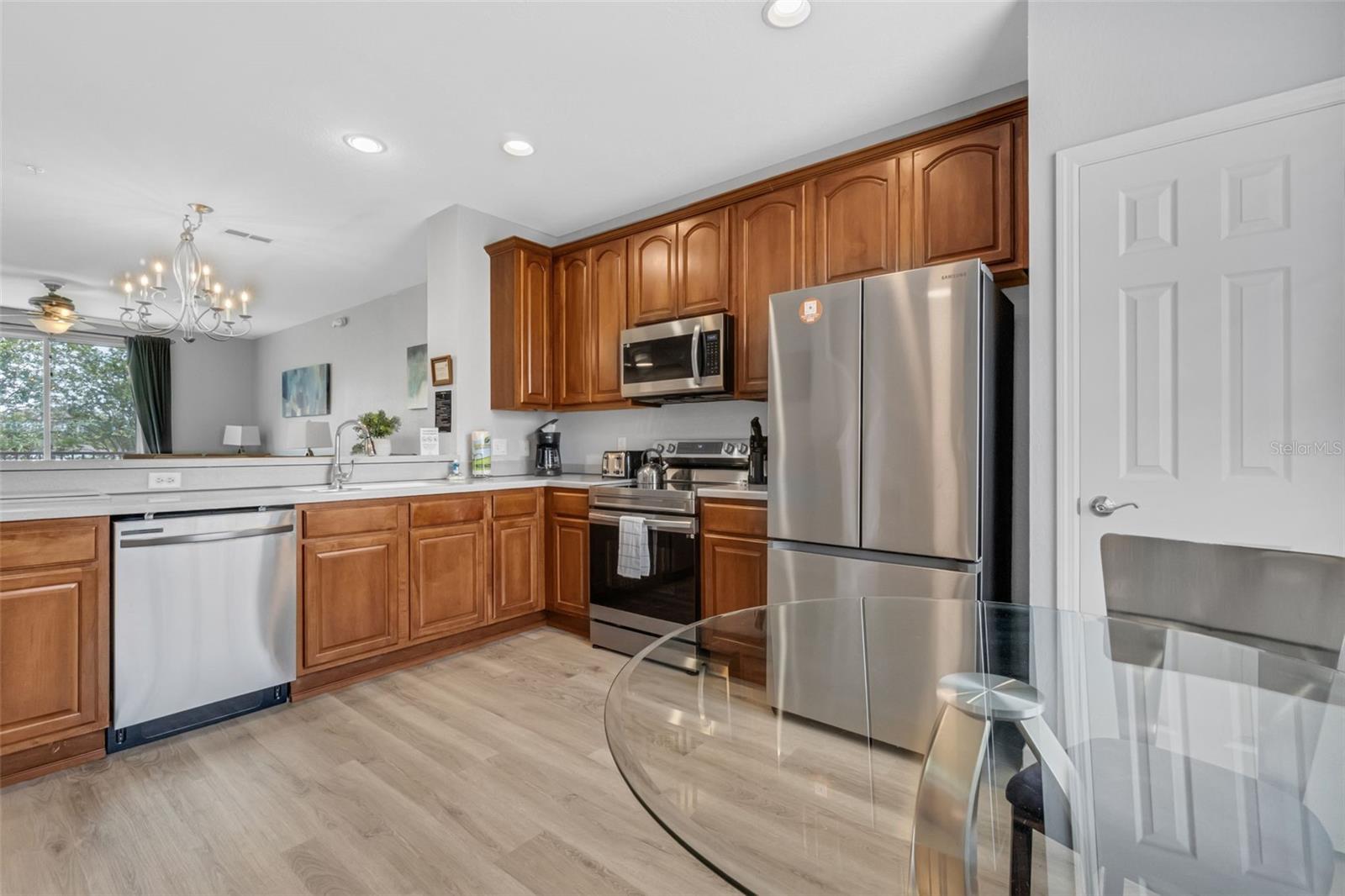 Image 11 of 43 For 5038 Tideview Circle 21