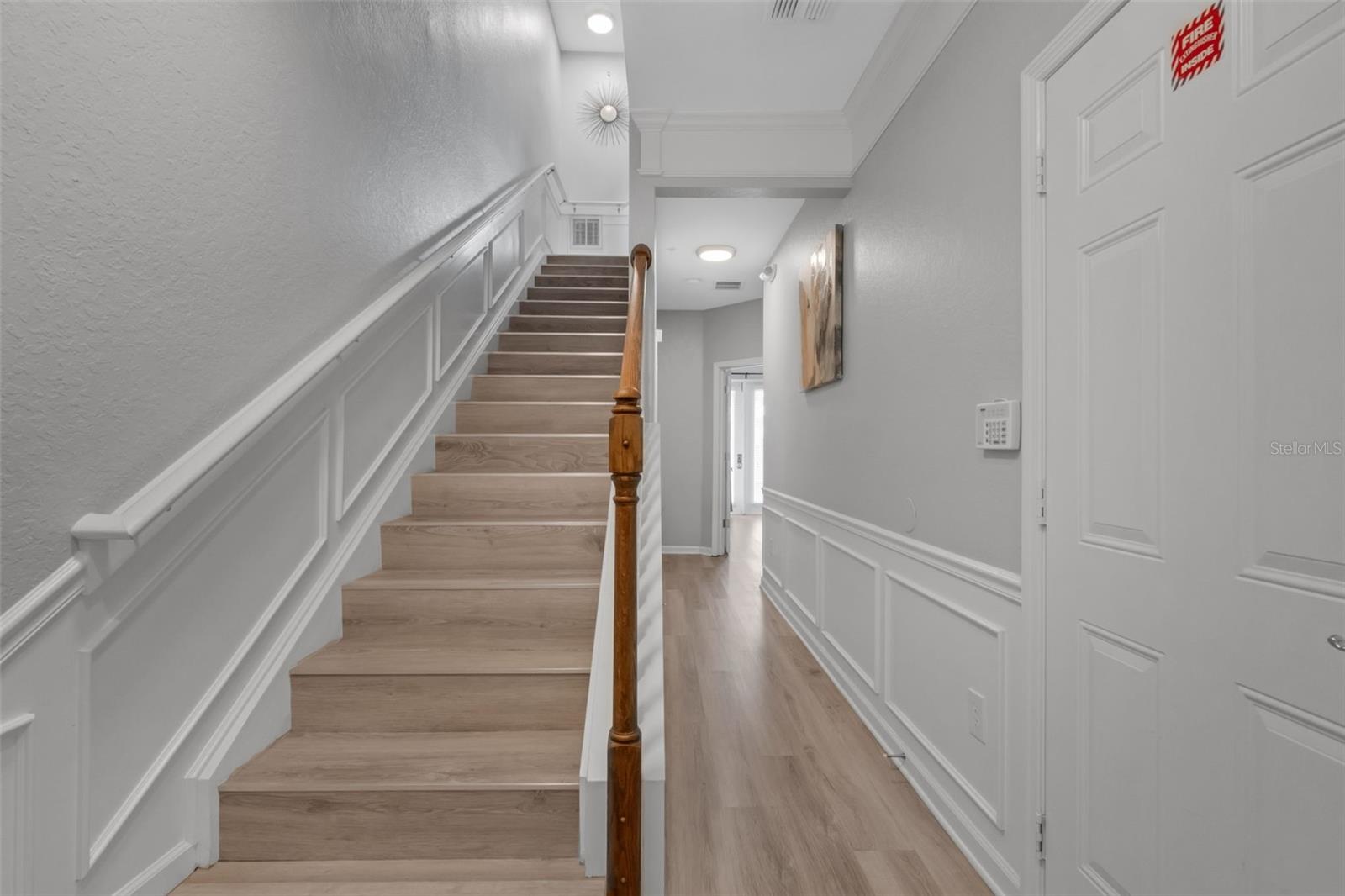 Image 12 of 43 For 5038 Tideview Circle 21